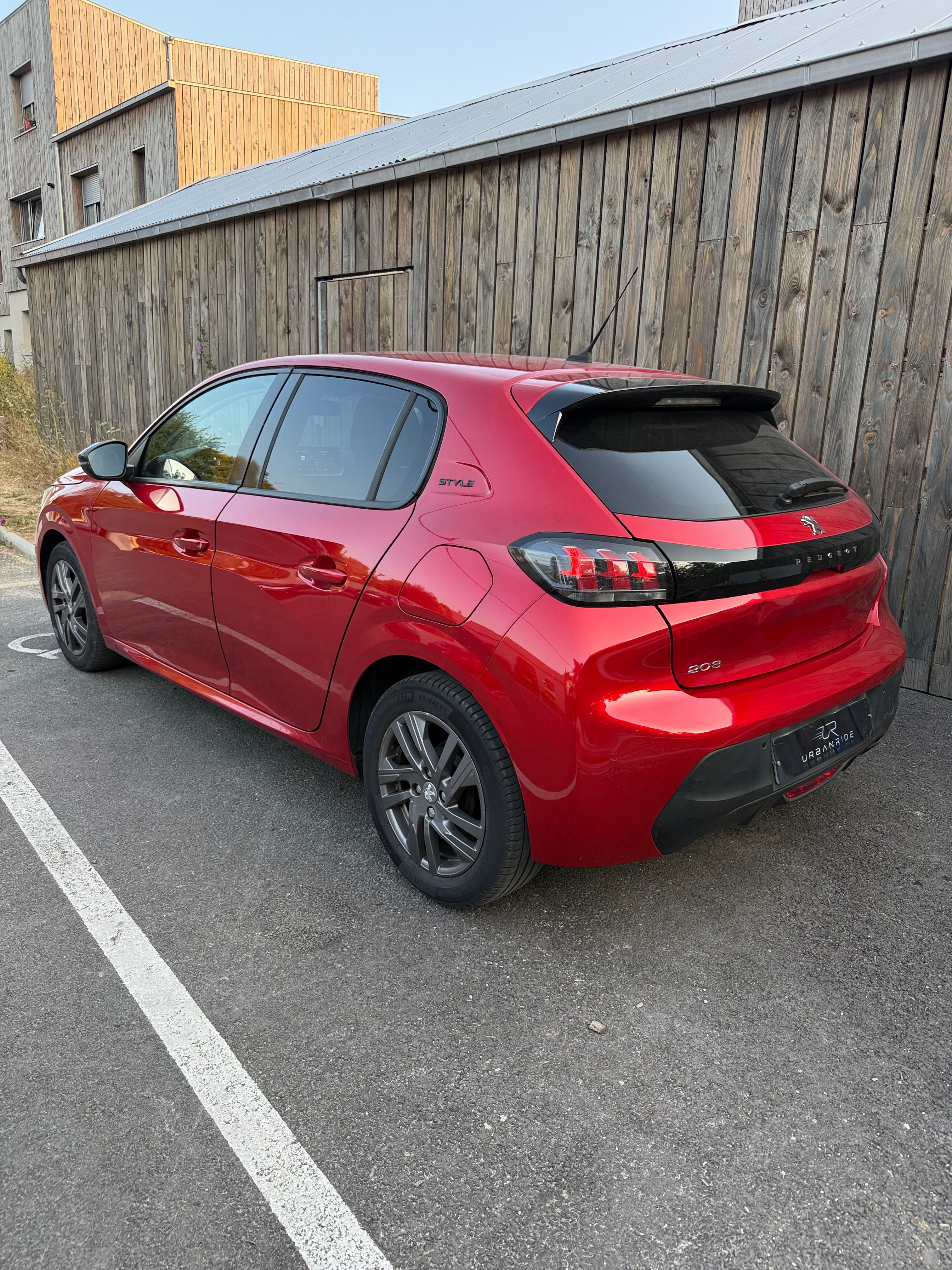 Peugeot 208 mit Navigationsgerät