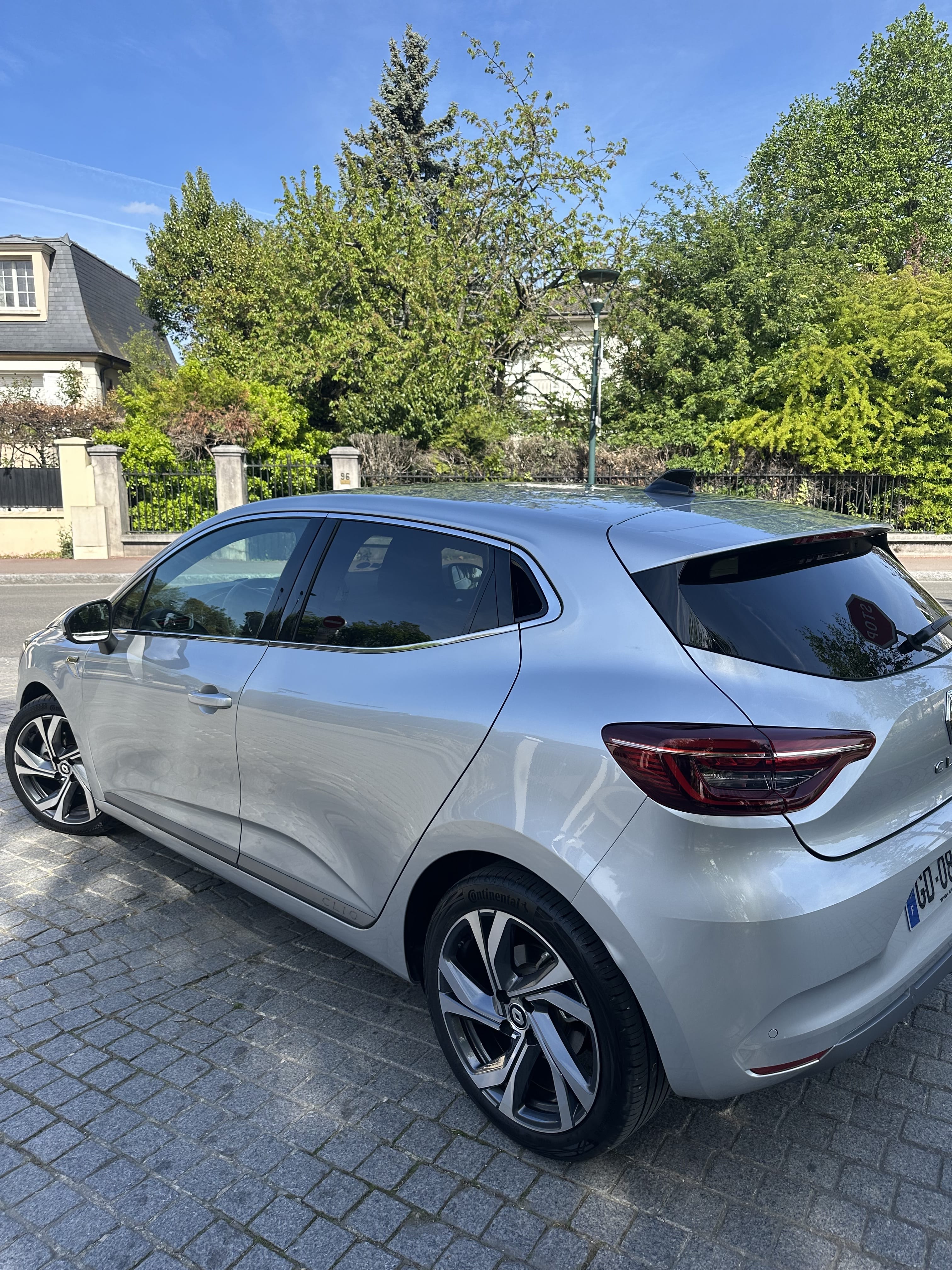 Renault Clio E-tech avec Caméra de recul