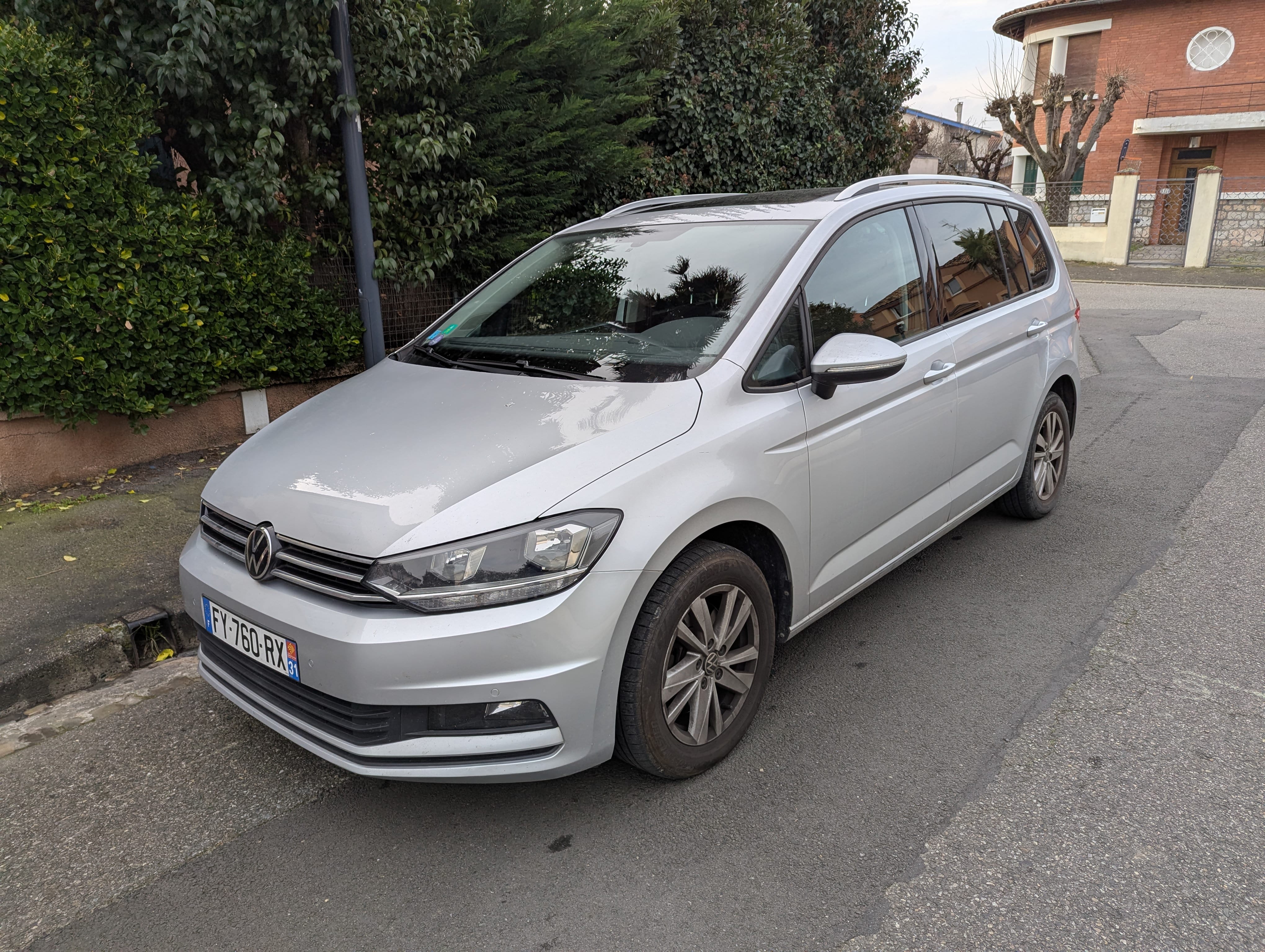 Volkswagen Touran, 2021, Essence 98, automatique, 7 places