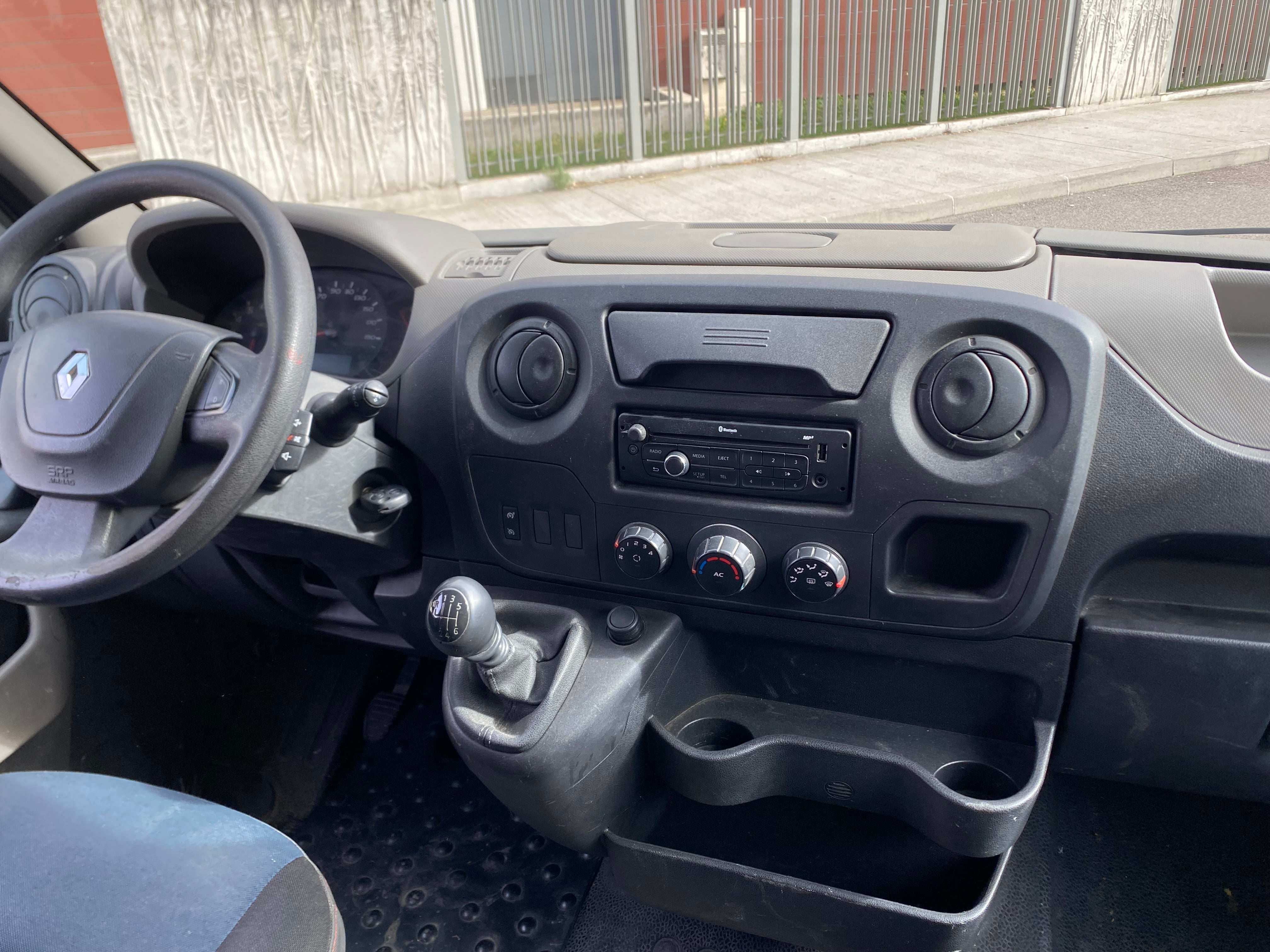 Renault Master mit USB-Ladeanschlüsse