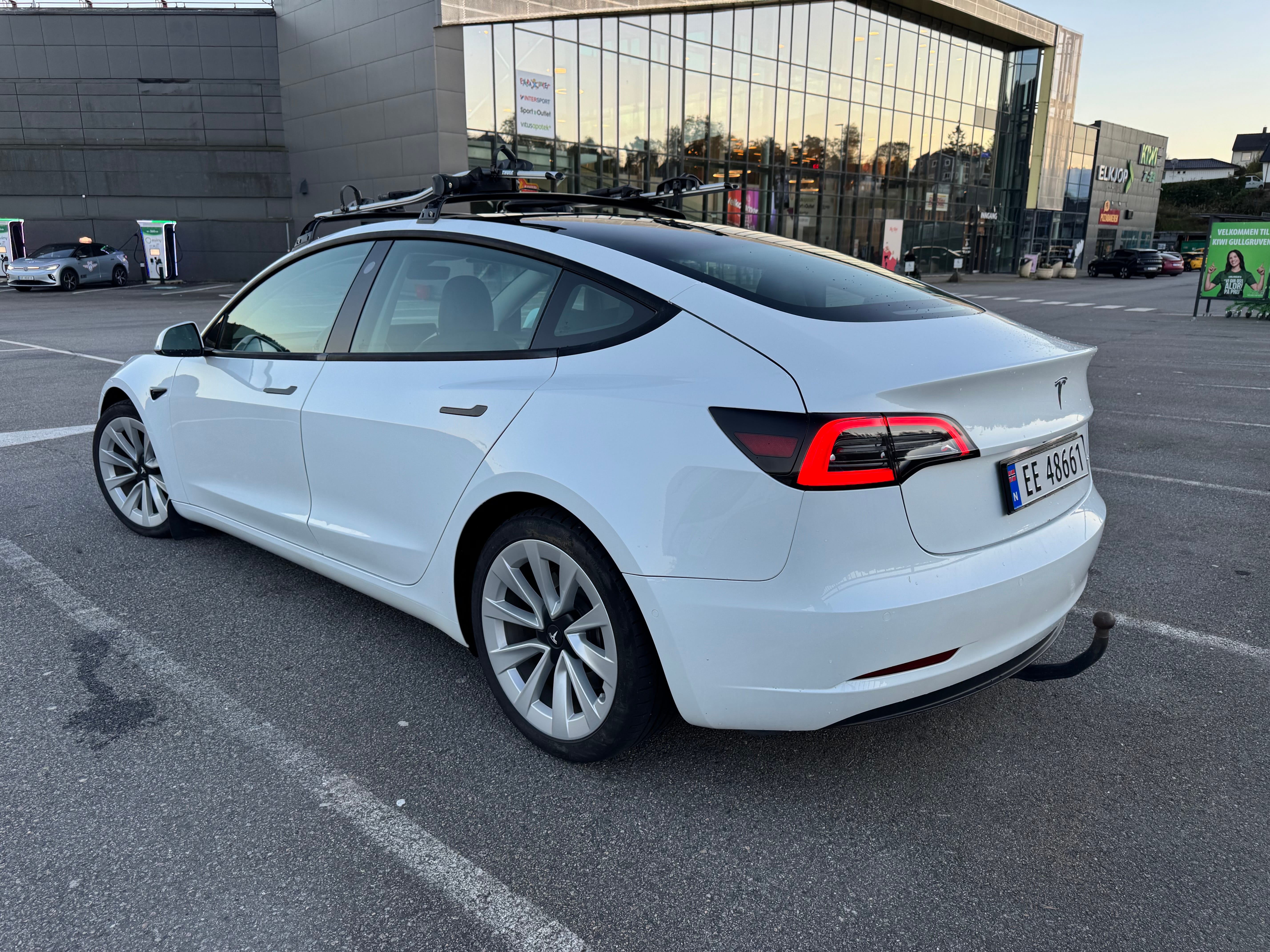 Tesla Model 3 Long Range med GPS