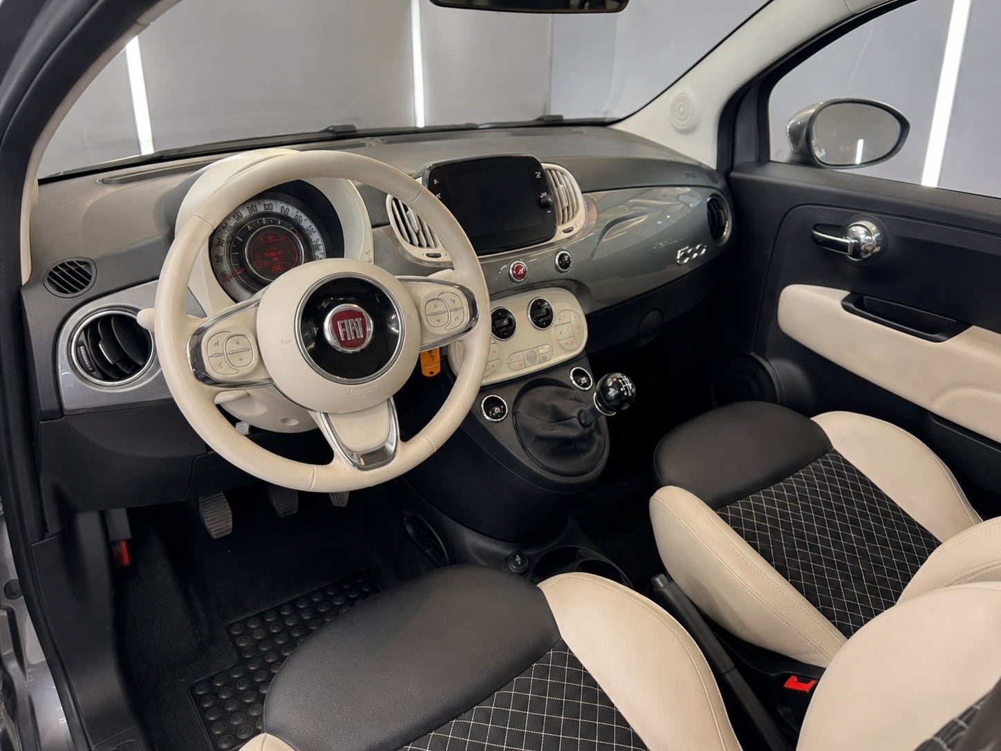 Fiat 500 met Autoradio