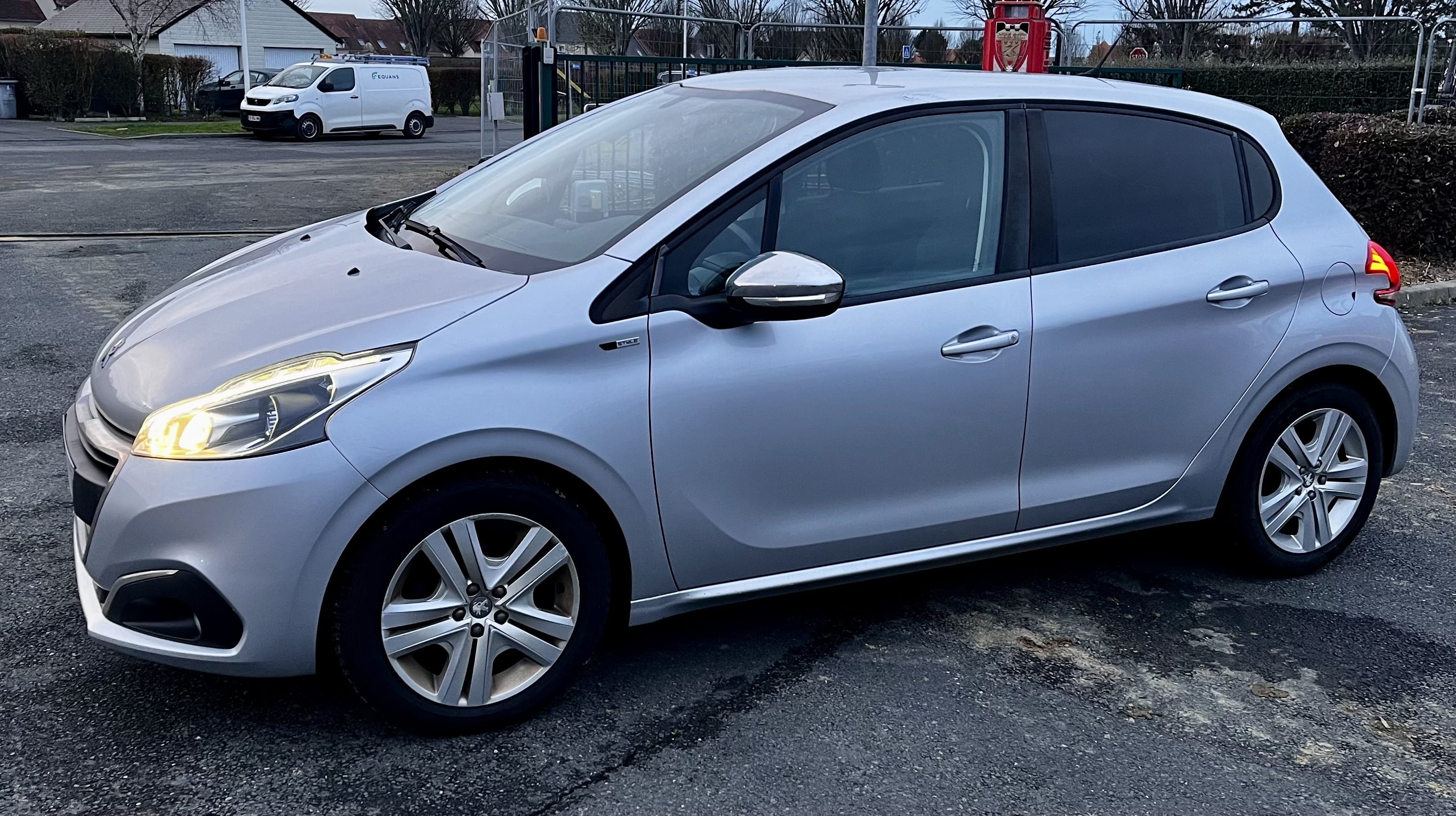 Peugeot 208, 2016, Essence 95