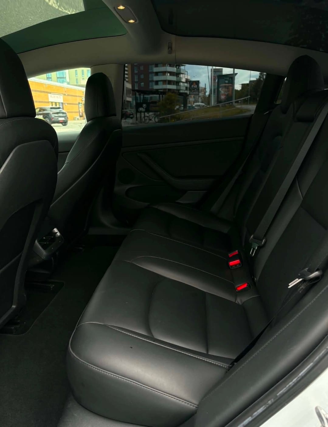 Tesla Model 3 Long Range med Cruisekontroll