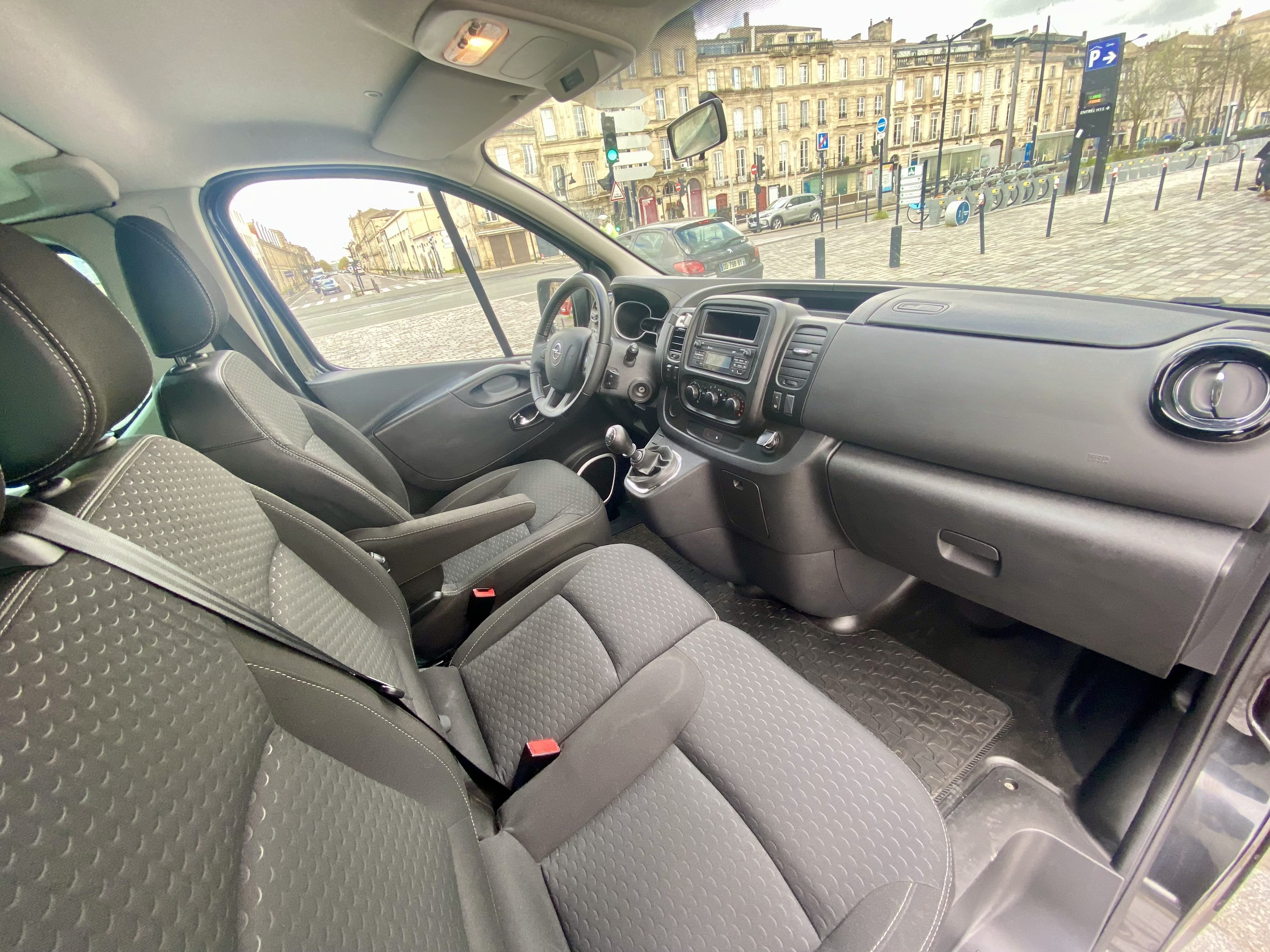 Opel Vivaro Combi met Bluetooth audio