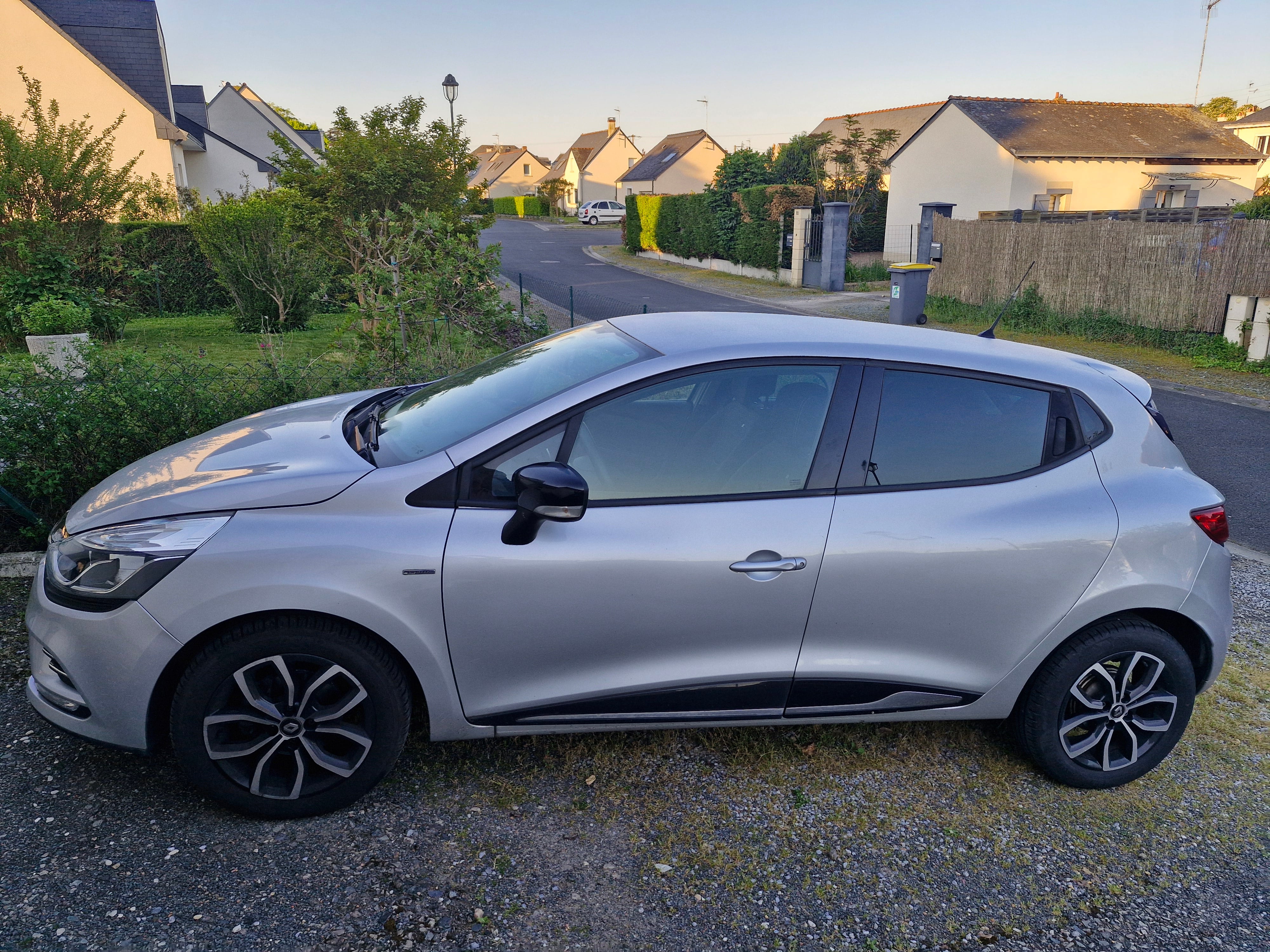 Renault Clio avec Climatisation