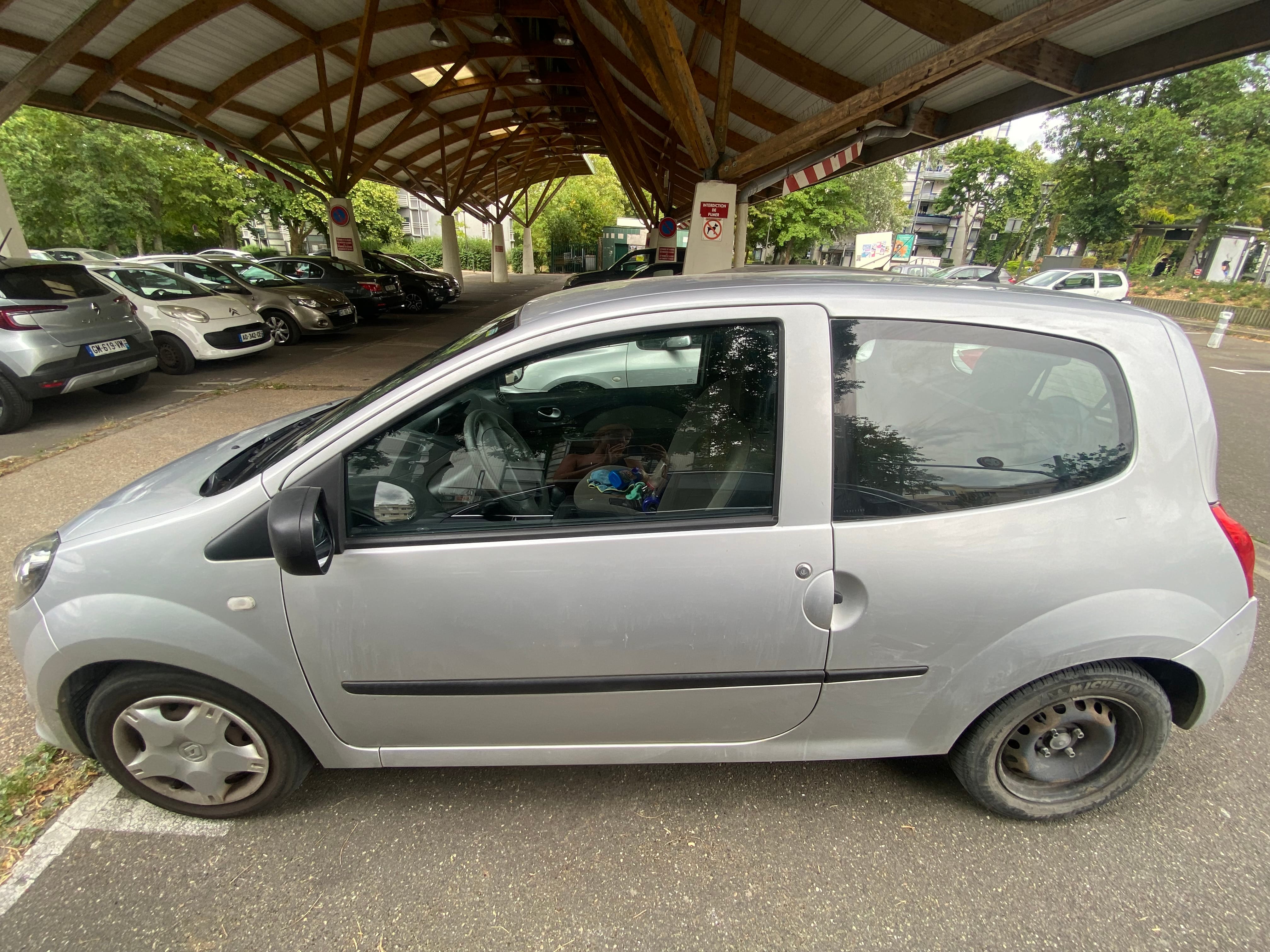 Renault Twingo II avec Audio Bluetooth