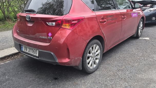 Toyota Auris 1,8 Bensin, Automat, perfekt for korte og lange kjøreturer. med Cruisekontroll