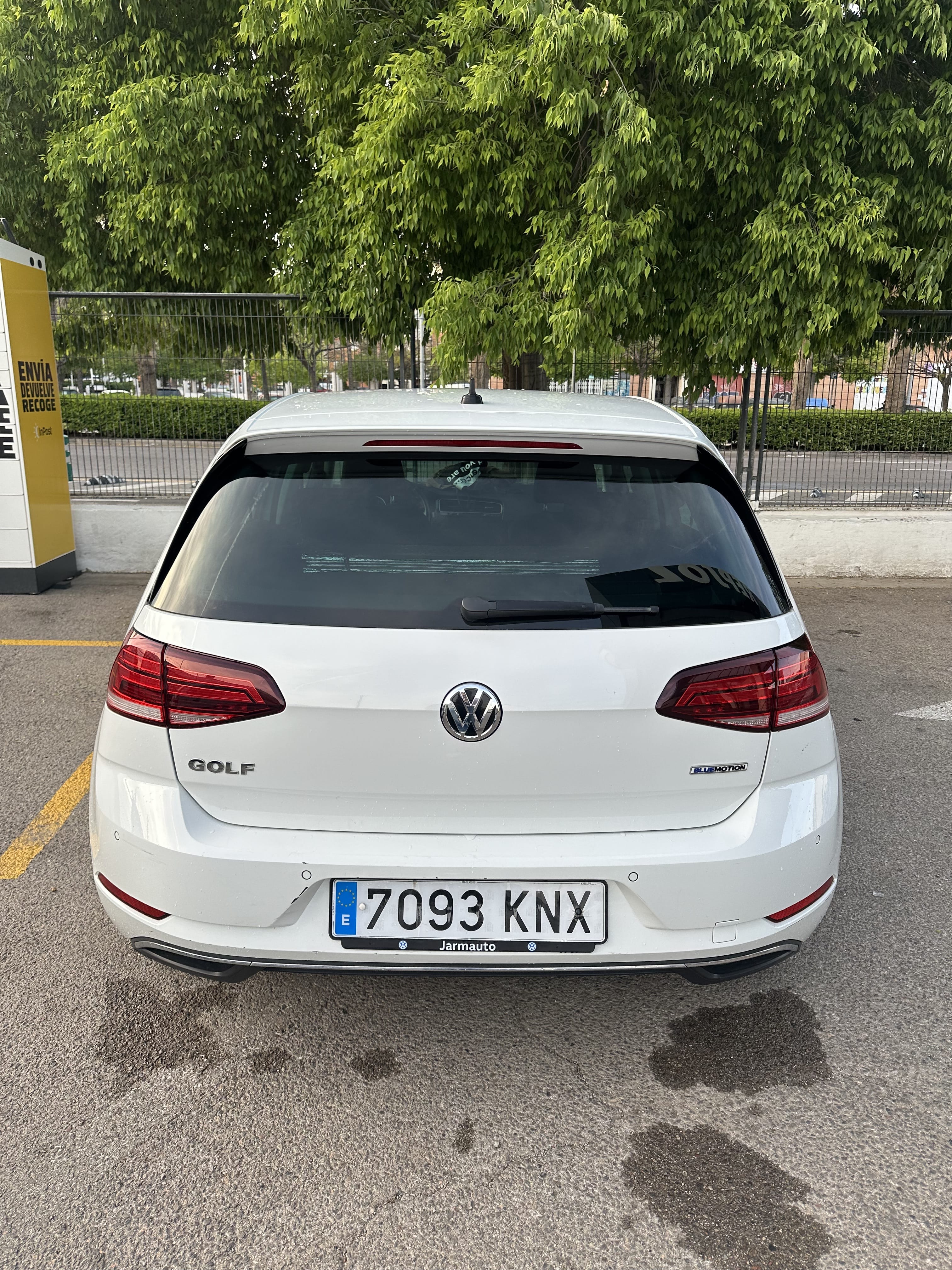 Volkswagen Golf with Bluetooth audio