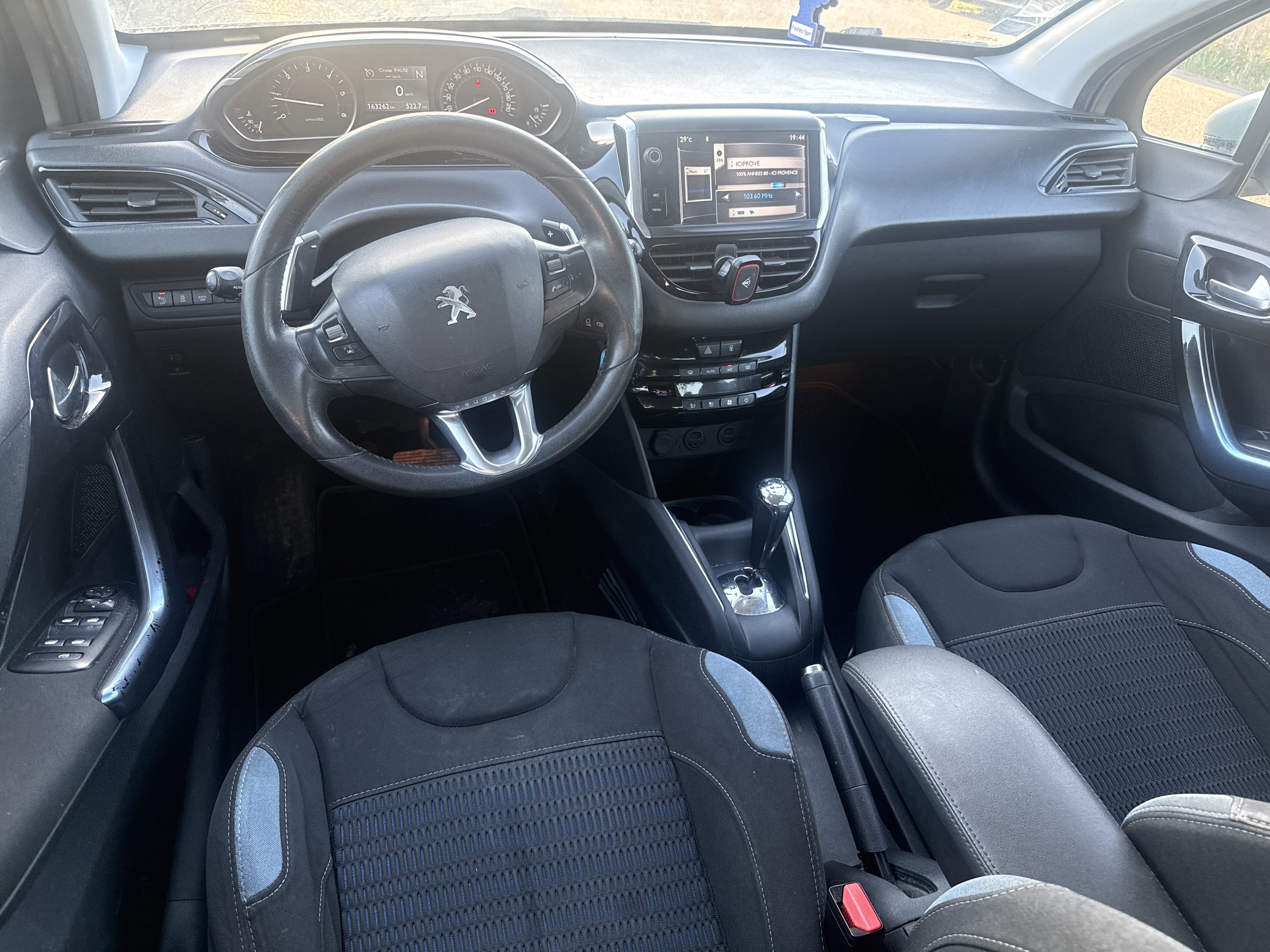 Peugeot 208 avec Régulateur de vitesse