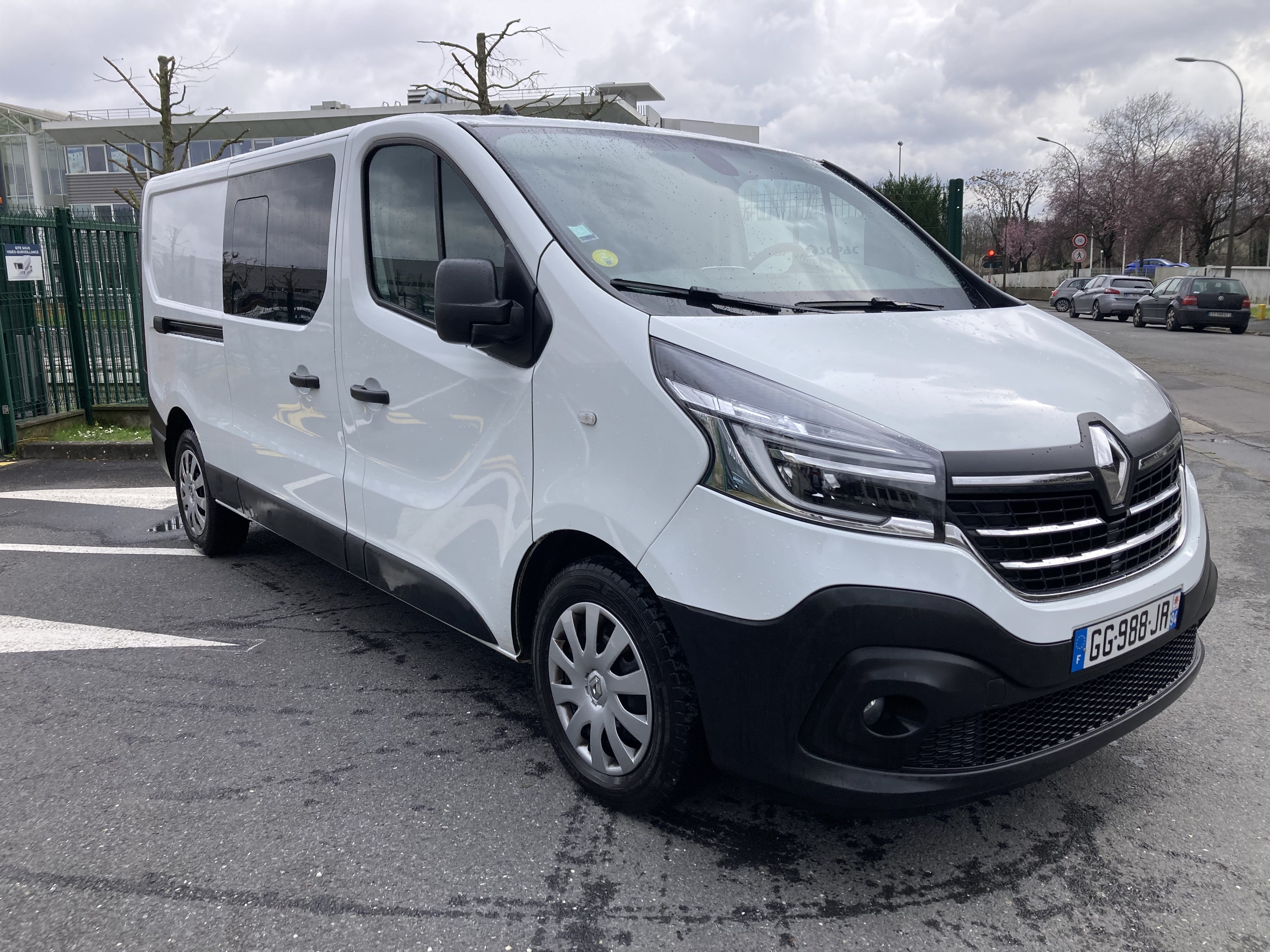 Renault Trafic Passenger 6 Places et 4 M3 + Chaînes, 2021, Diesel, 6 places