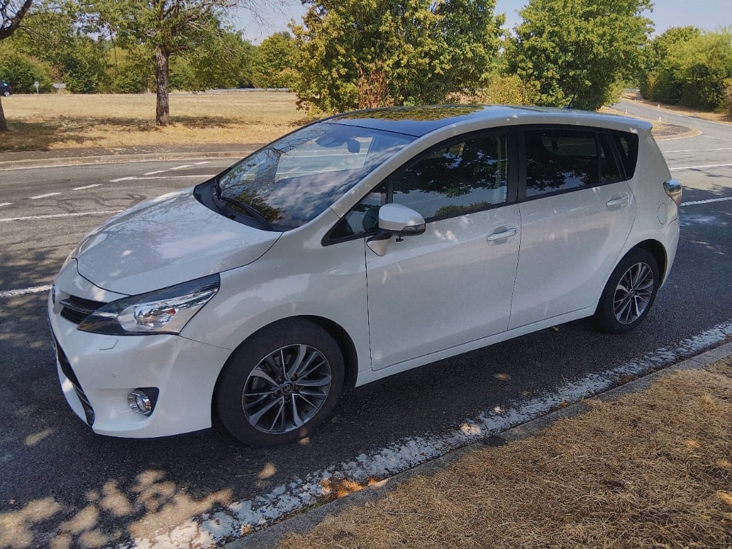 Toyota Verso Monospace 5 places boîte automatique avec Climatisation
