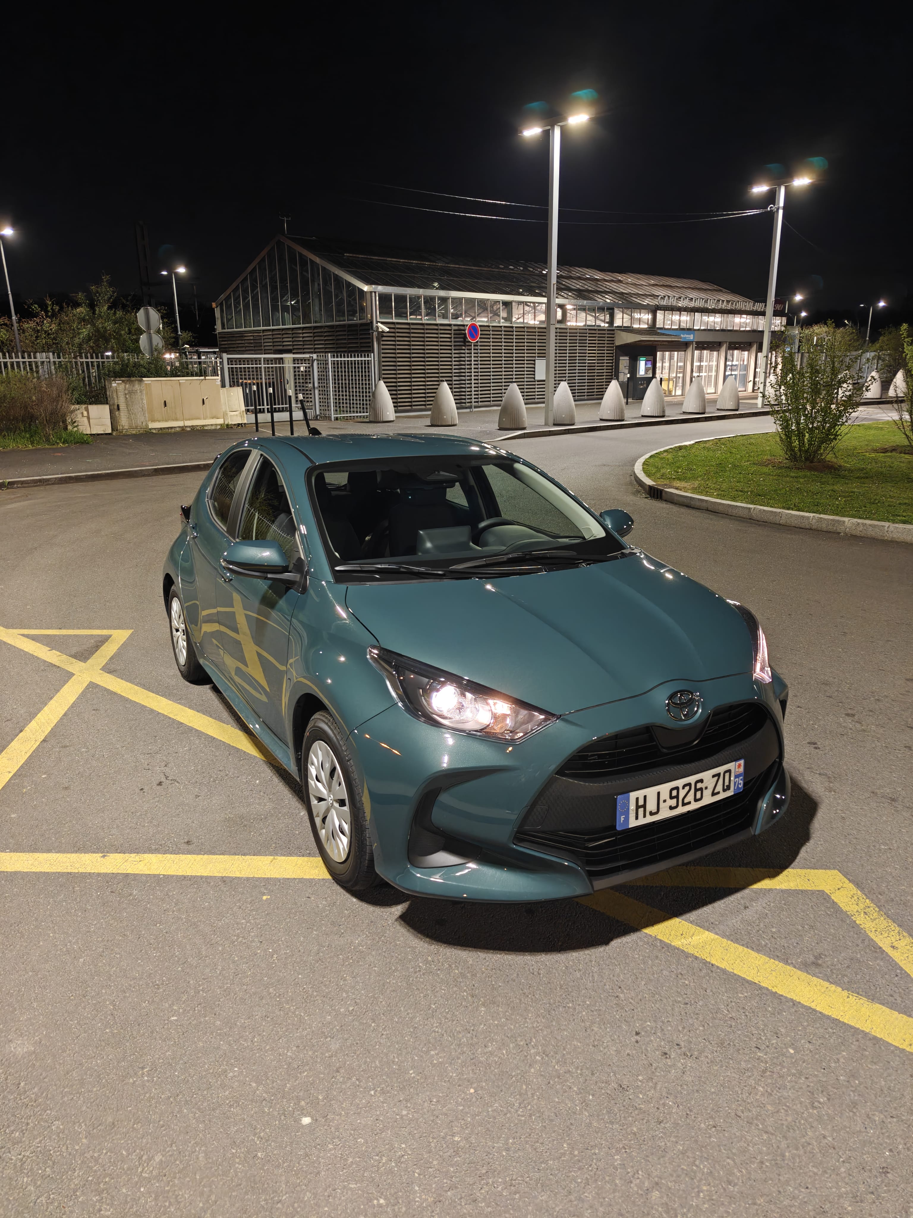 Toyota Yaris, 2026, Essence 95 / Électrique (hybride), automatique