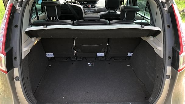 Renault Scénic (Réf BR825) 1.9 dci 130 cv / 5 places / Pessac et aéroport de Bordeaux avec Porte-vélos