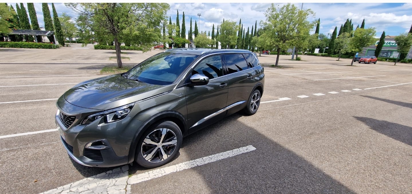 Peugeot 5008, 2016, Diesel, automatique, 7 places