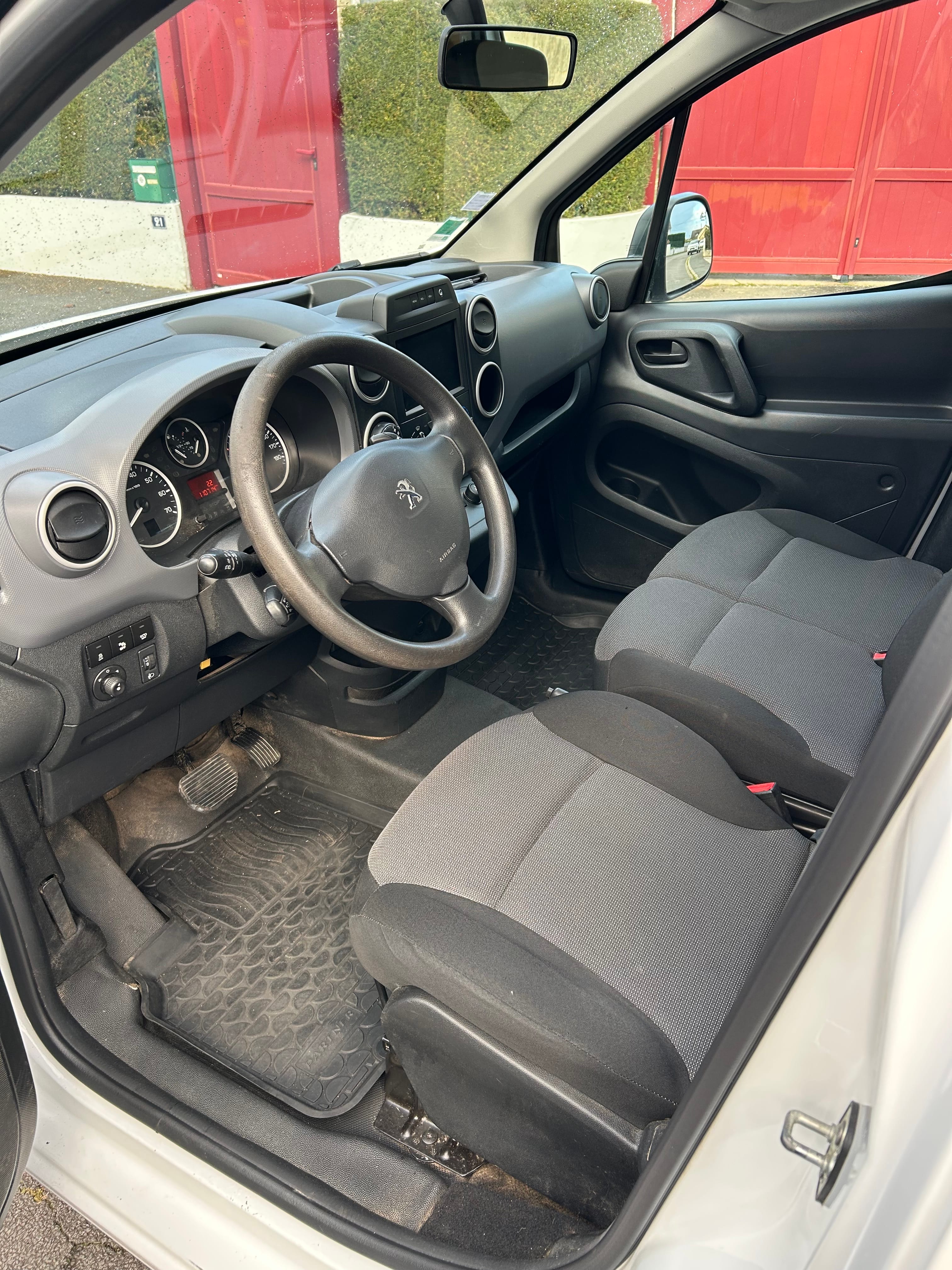 Peugeot Partner Fourgon avec Apple CarPlay