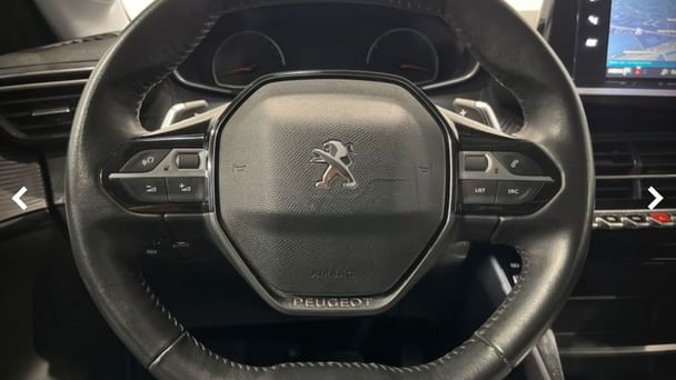 Peugeot 208 avec GPS