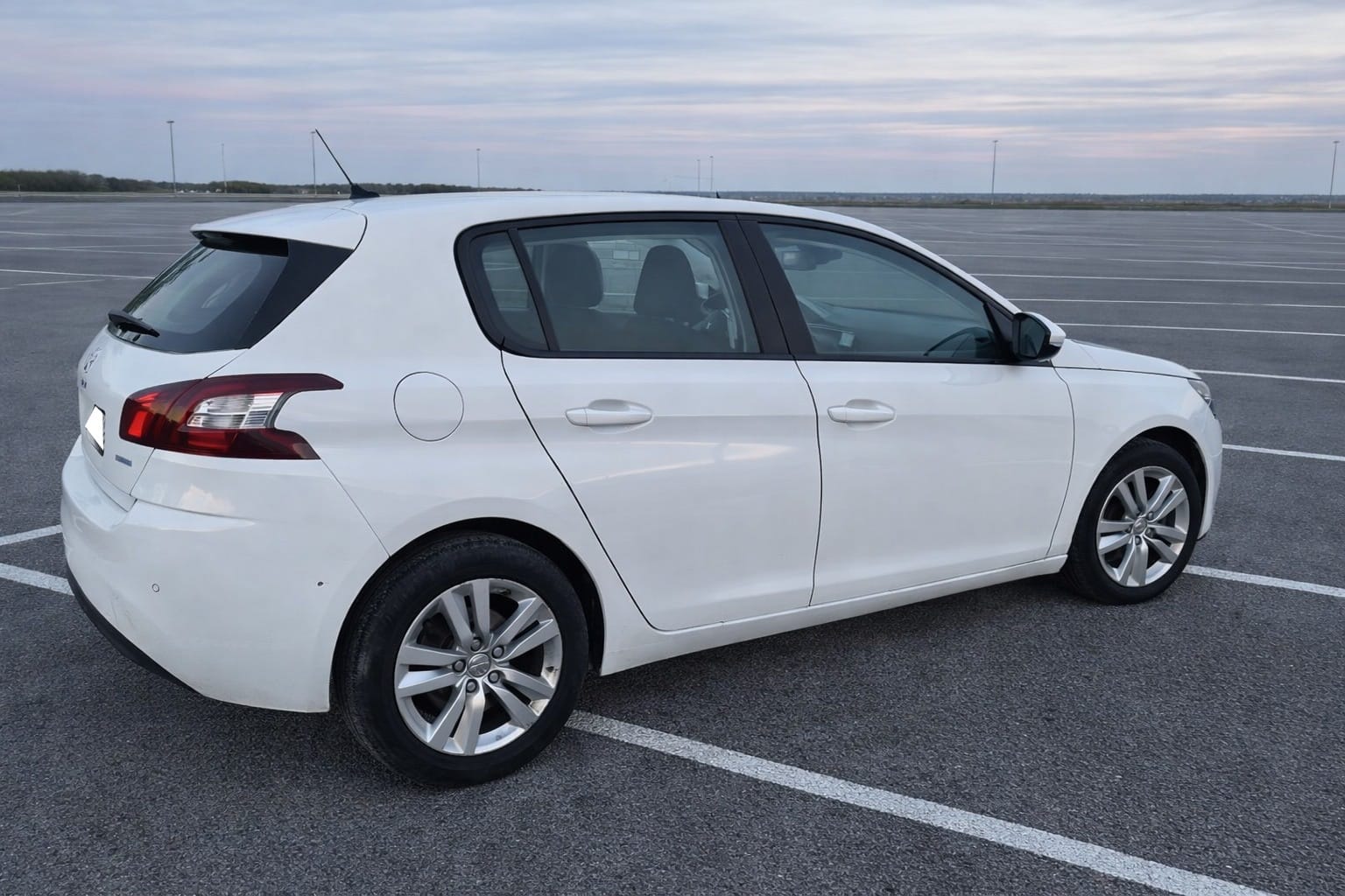 Peugeot 308 1,6 hdi boîte auto 6 avec Climatisation