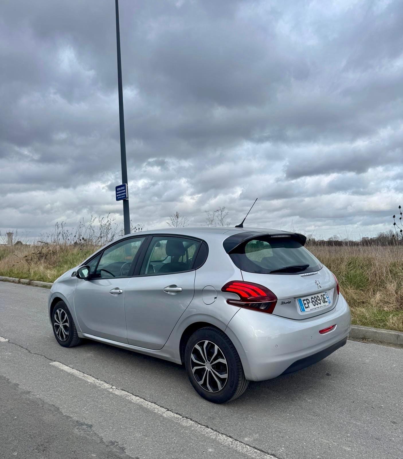 Peugeot 208 avec Climatisation