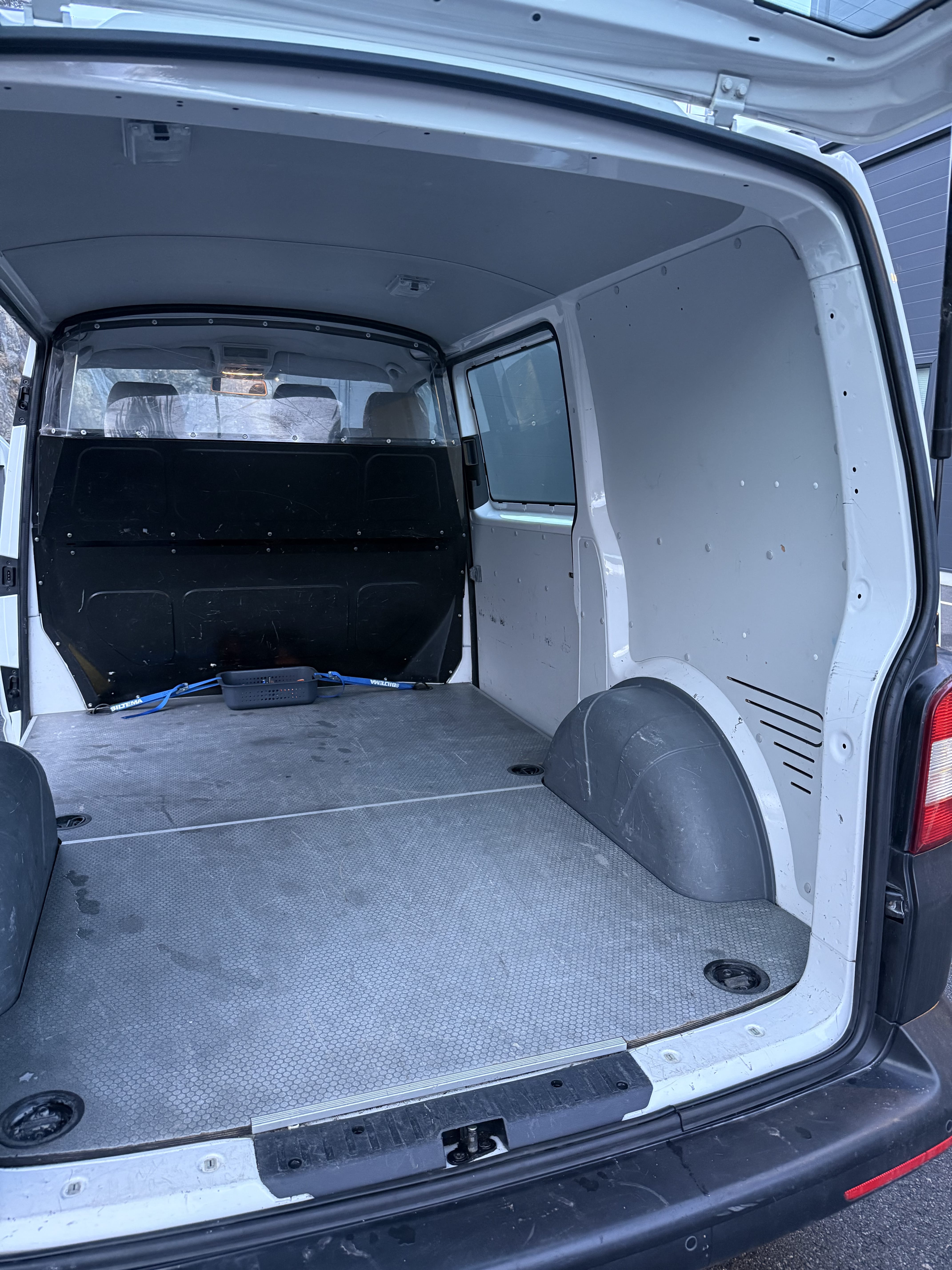 Volkswagen Transporter 2.0 TDI med Vinterdekk