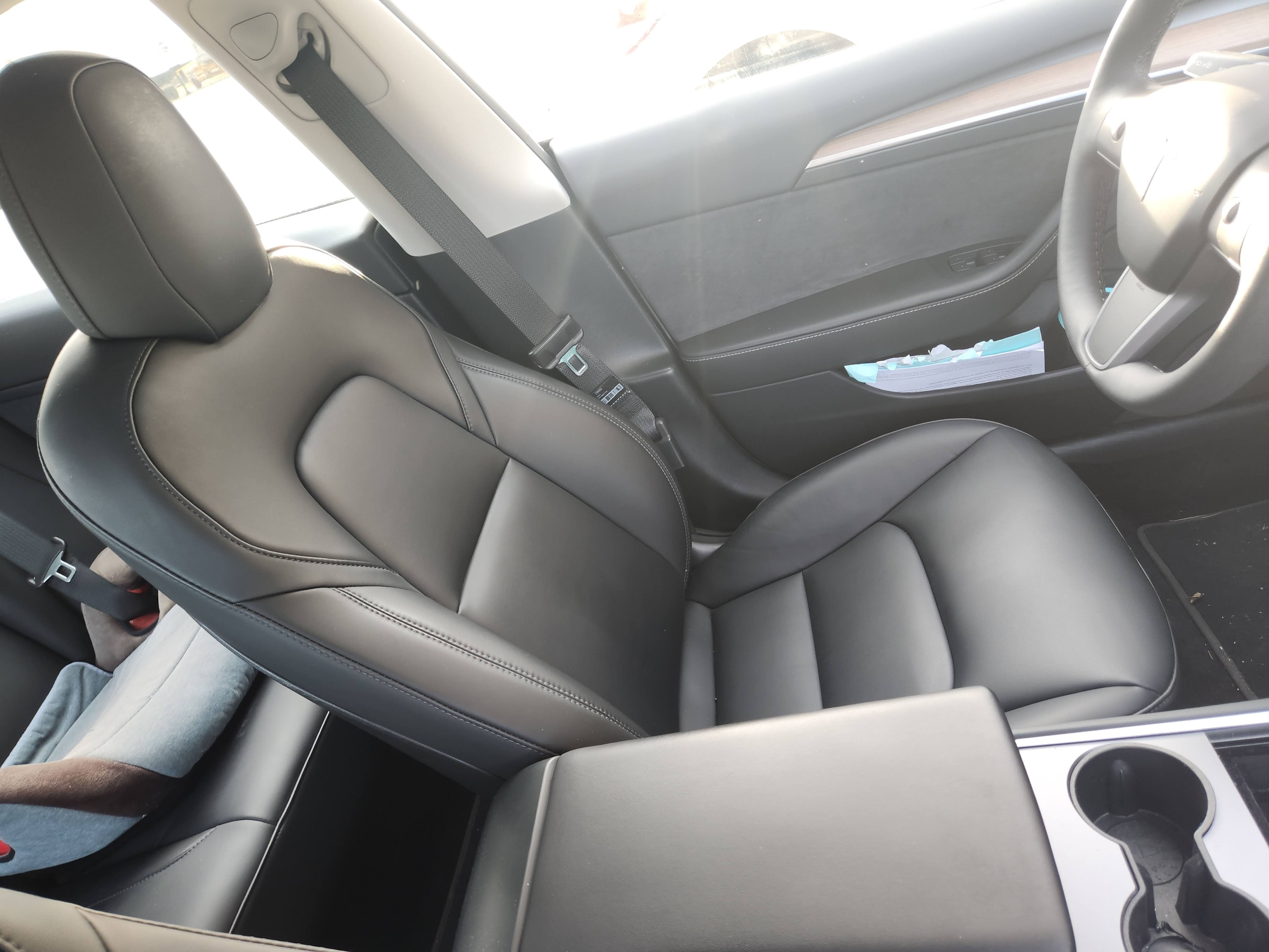 Tesla Model 3 Standard Range Plus avec Siège bébé
