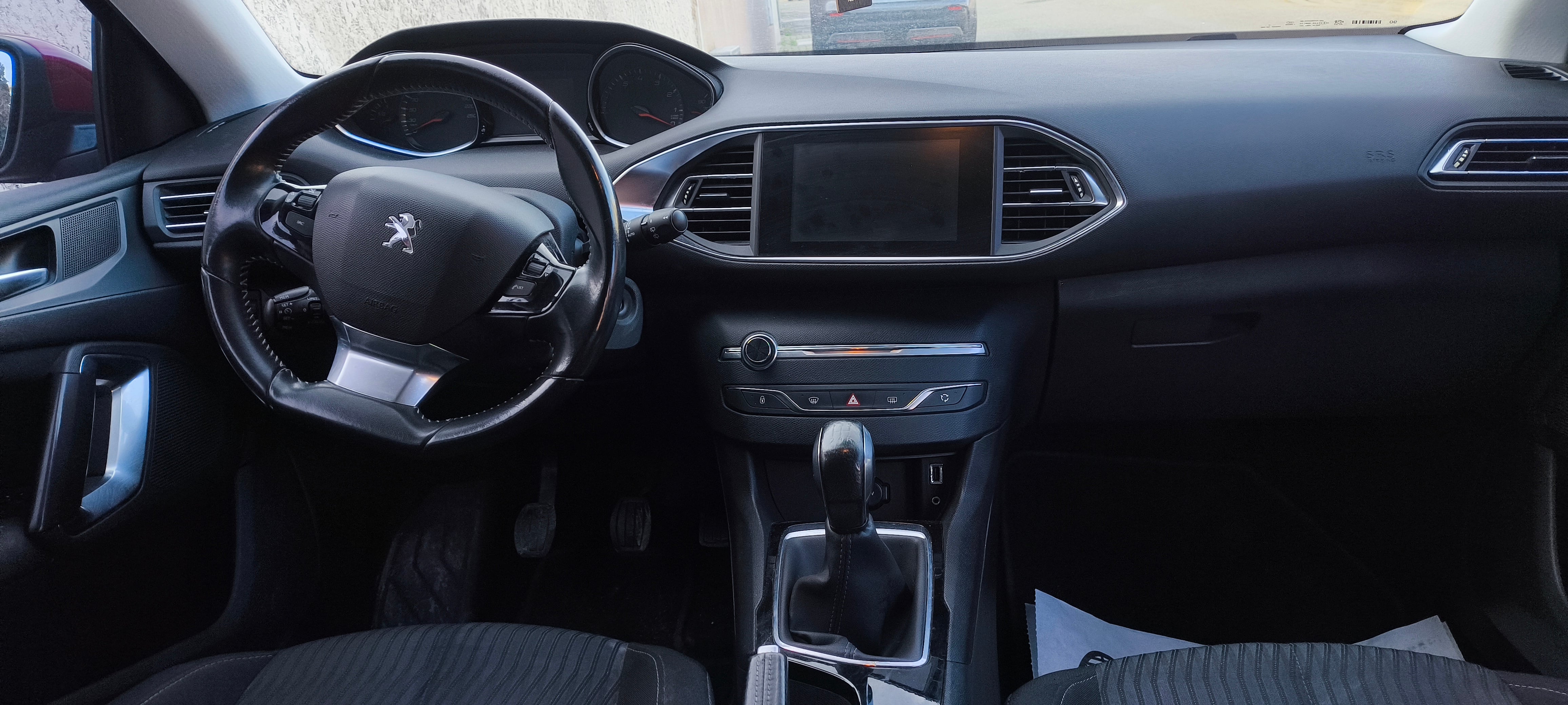 Peugeot 308 avec Siège bébé