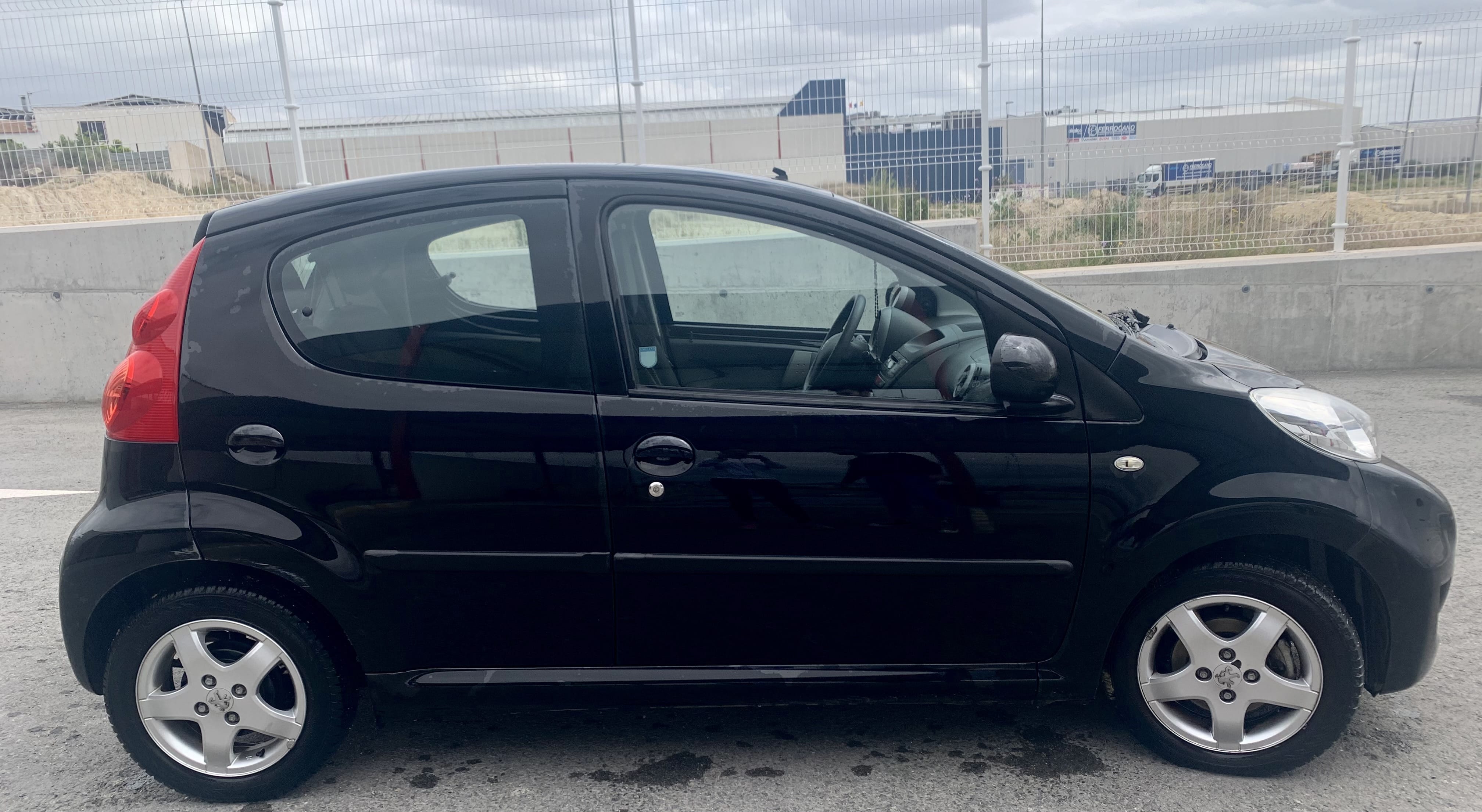 Peugeot 107 con Aire acondicionado