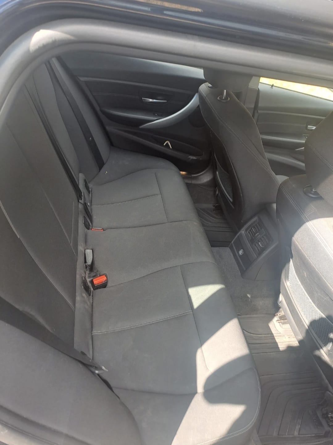 BMW 3-Serie 320i xDrive med Bluetooth audio