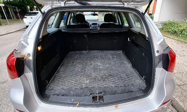 Opel Astra mit Schneeketten