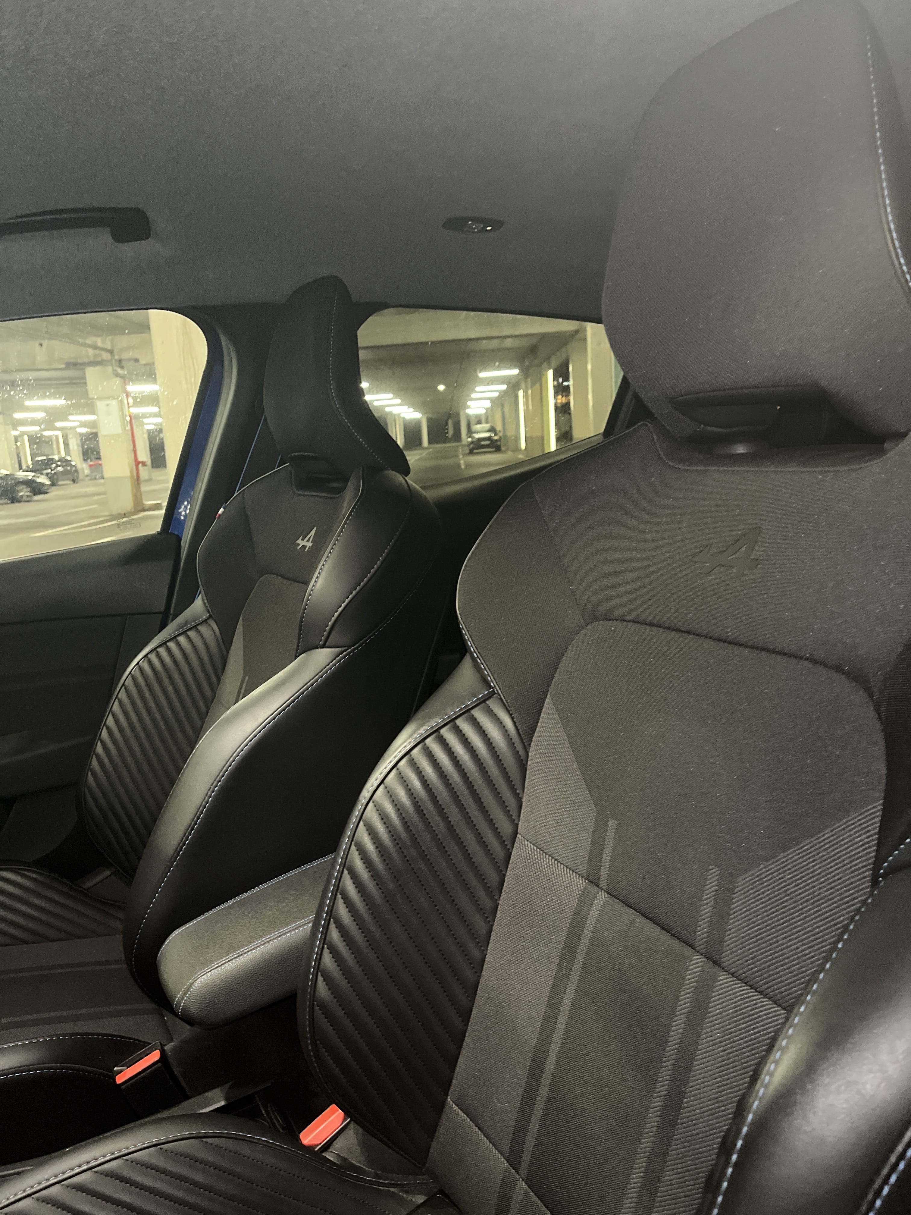 Renault Clio avec Siège bébé