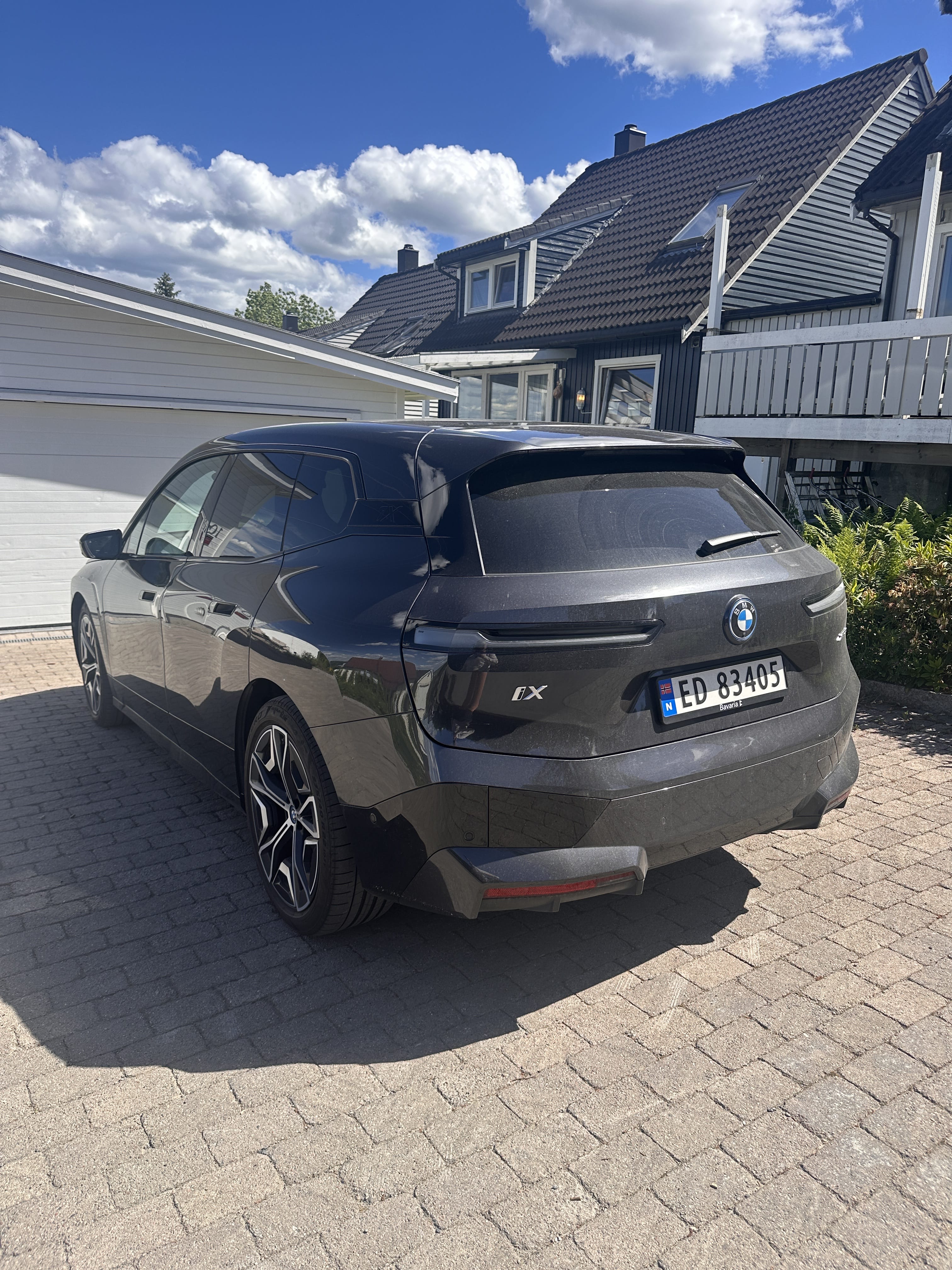 BMW iX xDrive50 med Firehjulstrekk