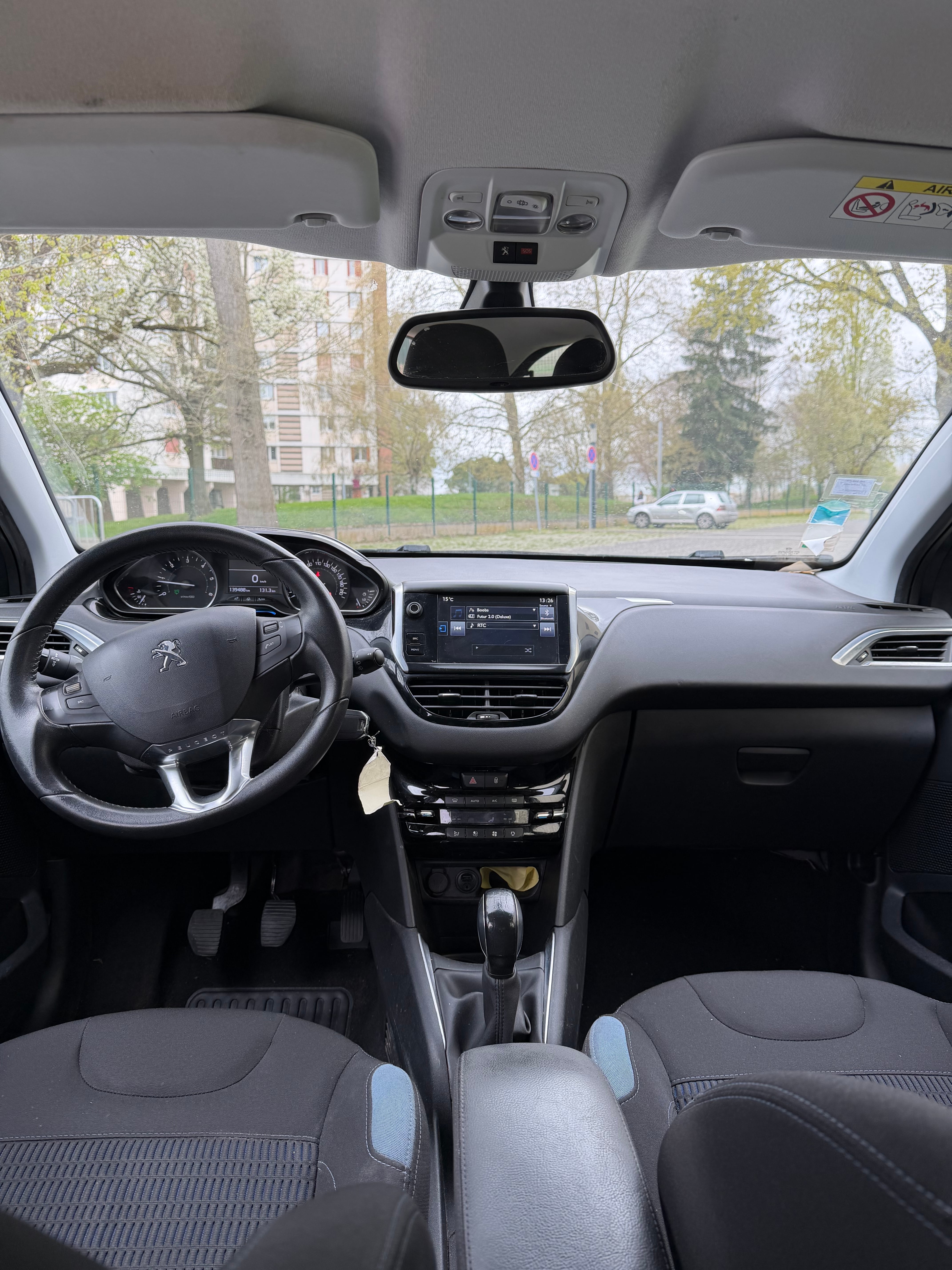 Peugeot 208 avec GPS