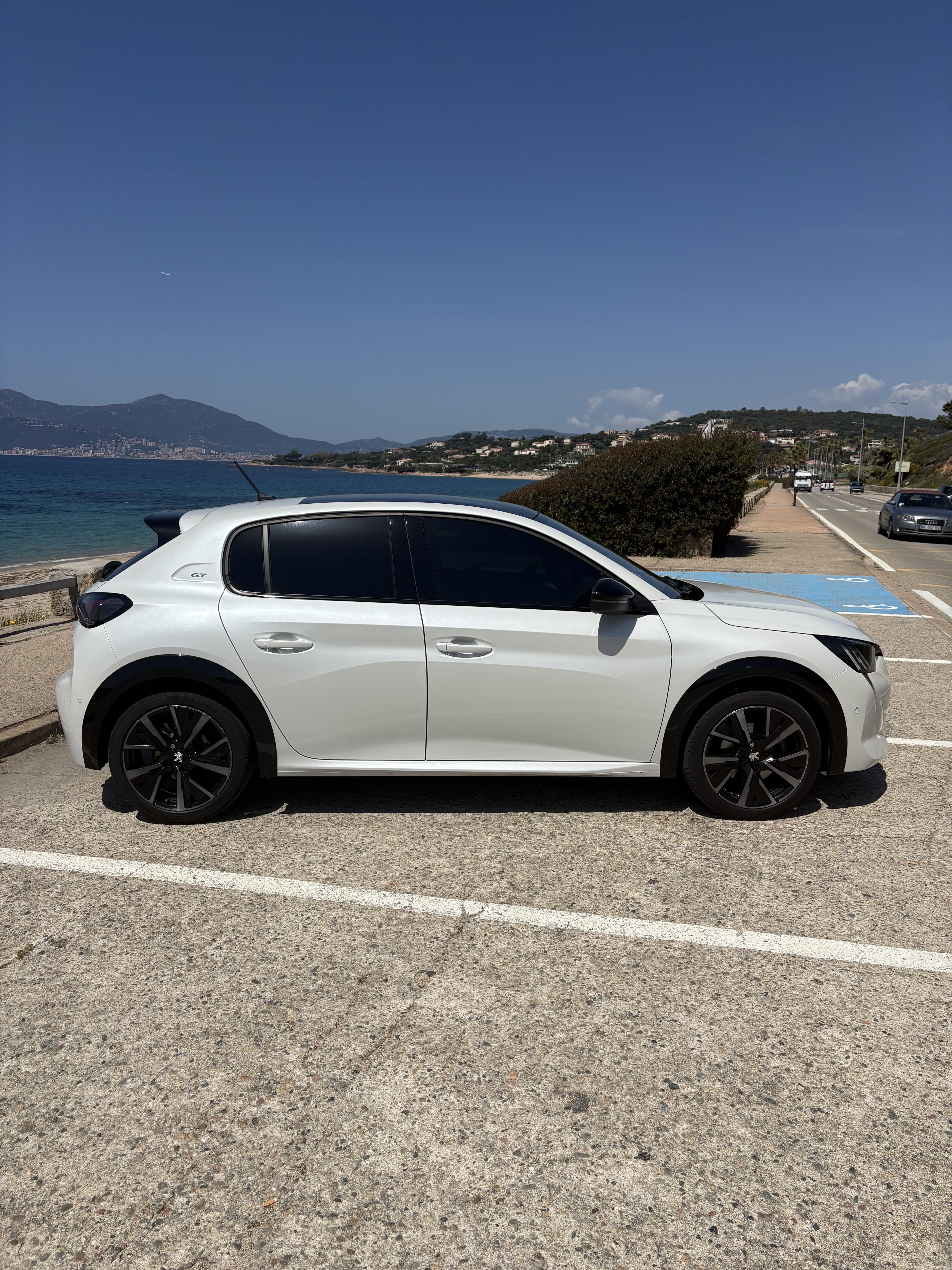 Peugeot 208 avec Climatisation
