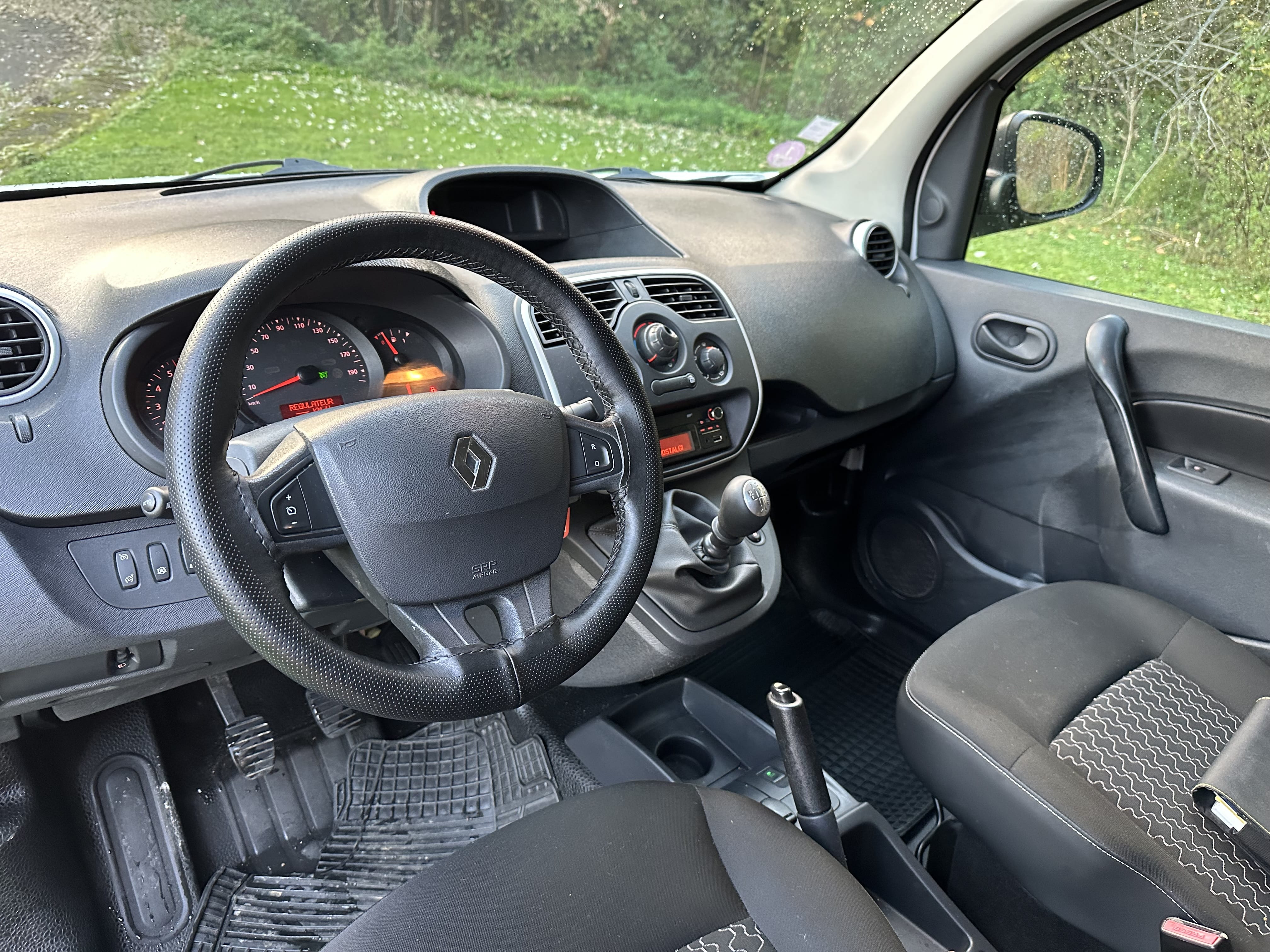 Renault Kangoo Fourgon avec Entrée audio / iPod