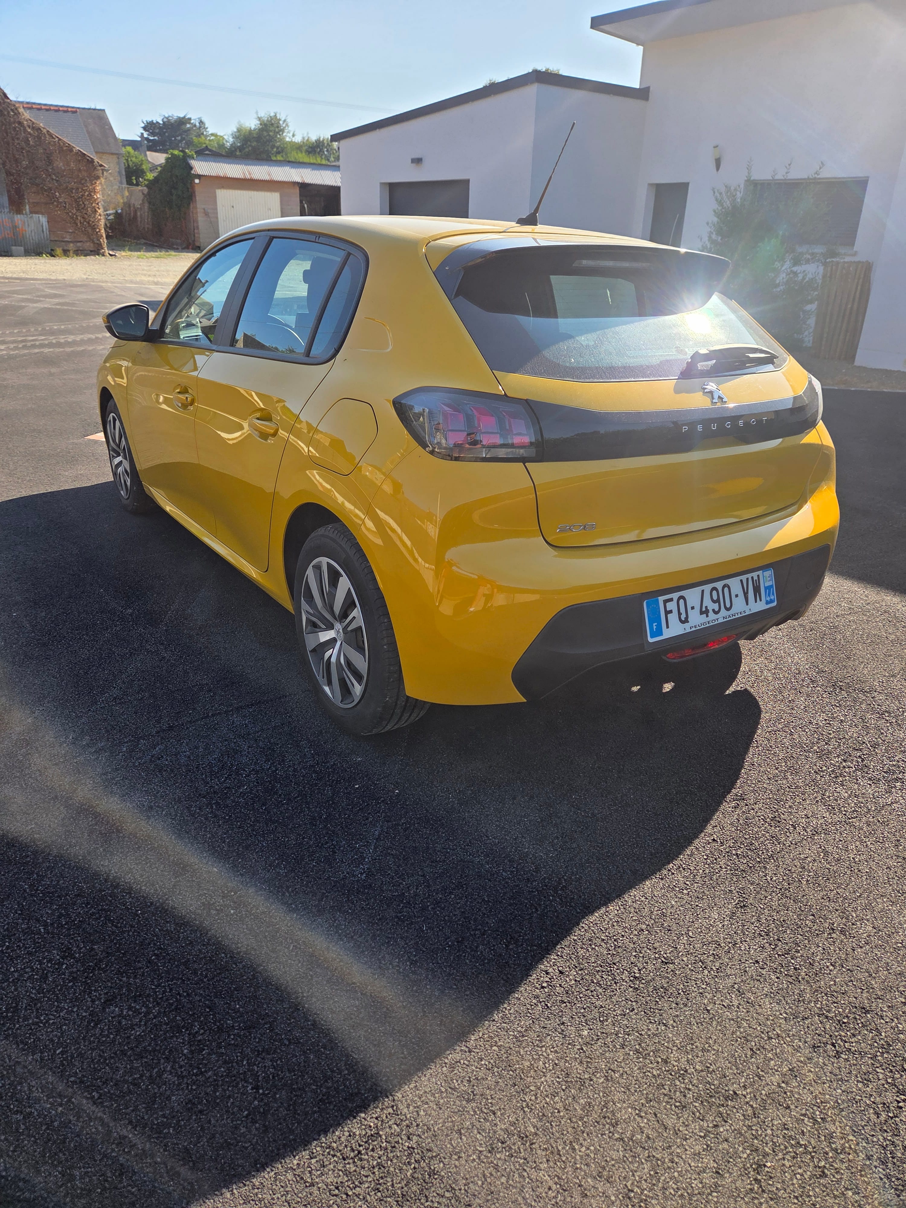 Peugeot 208 avec GPS