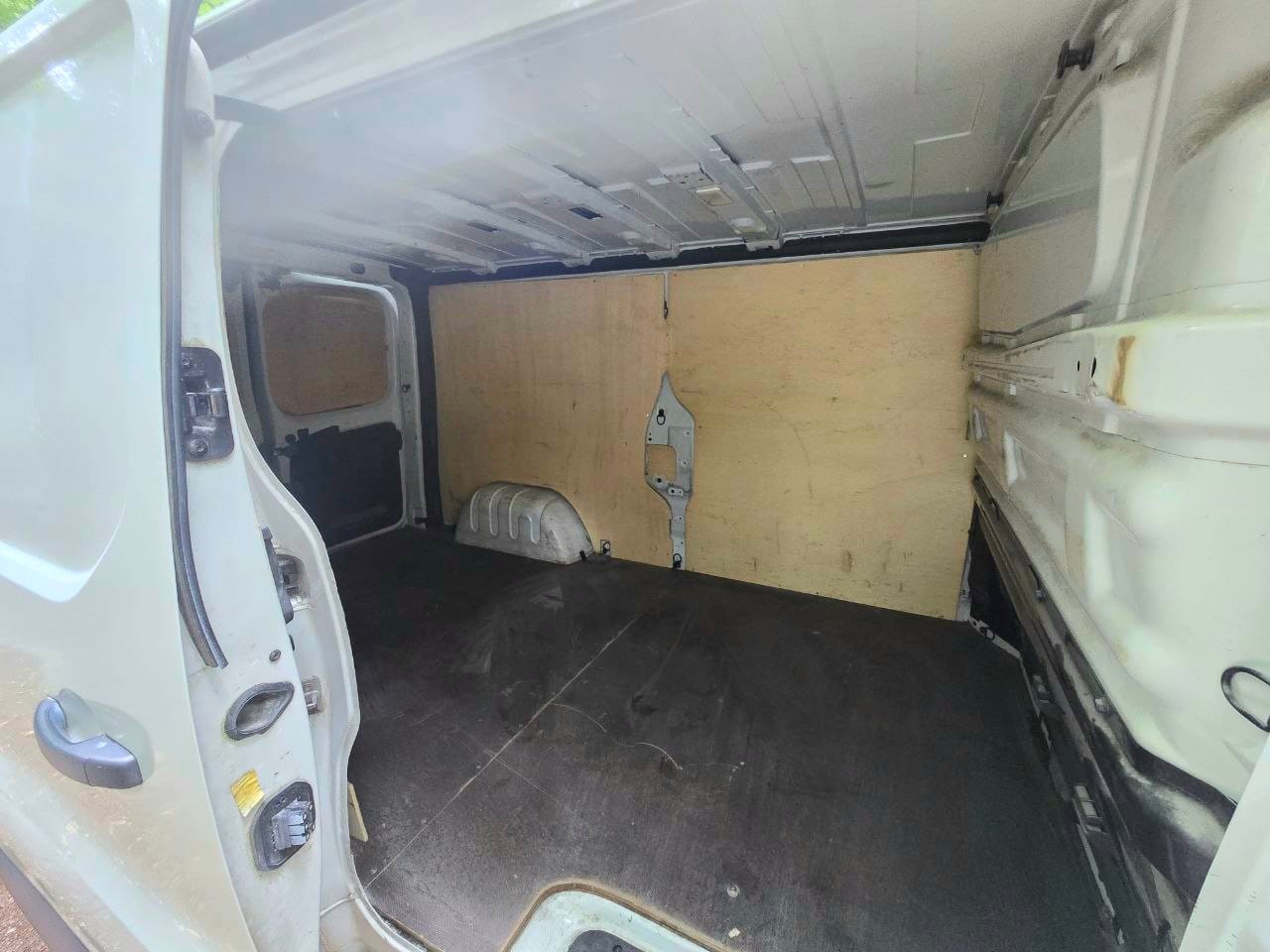 Renault Trafic Version Rallongée CLIM OK avec Port USB