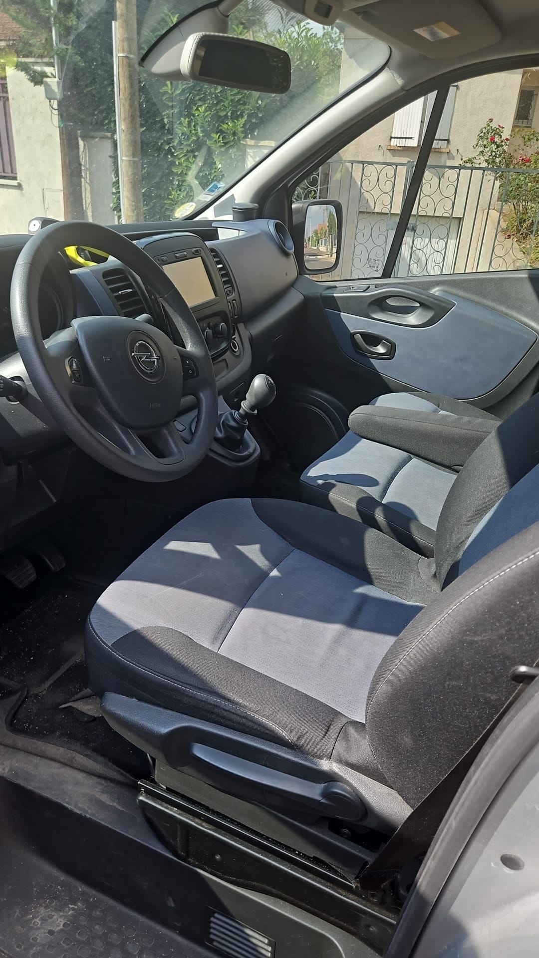 Opel Vivaro avec GPS