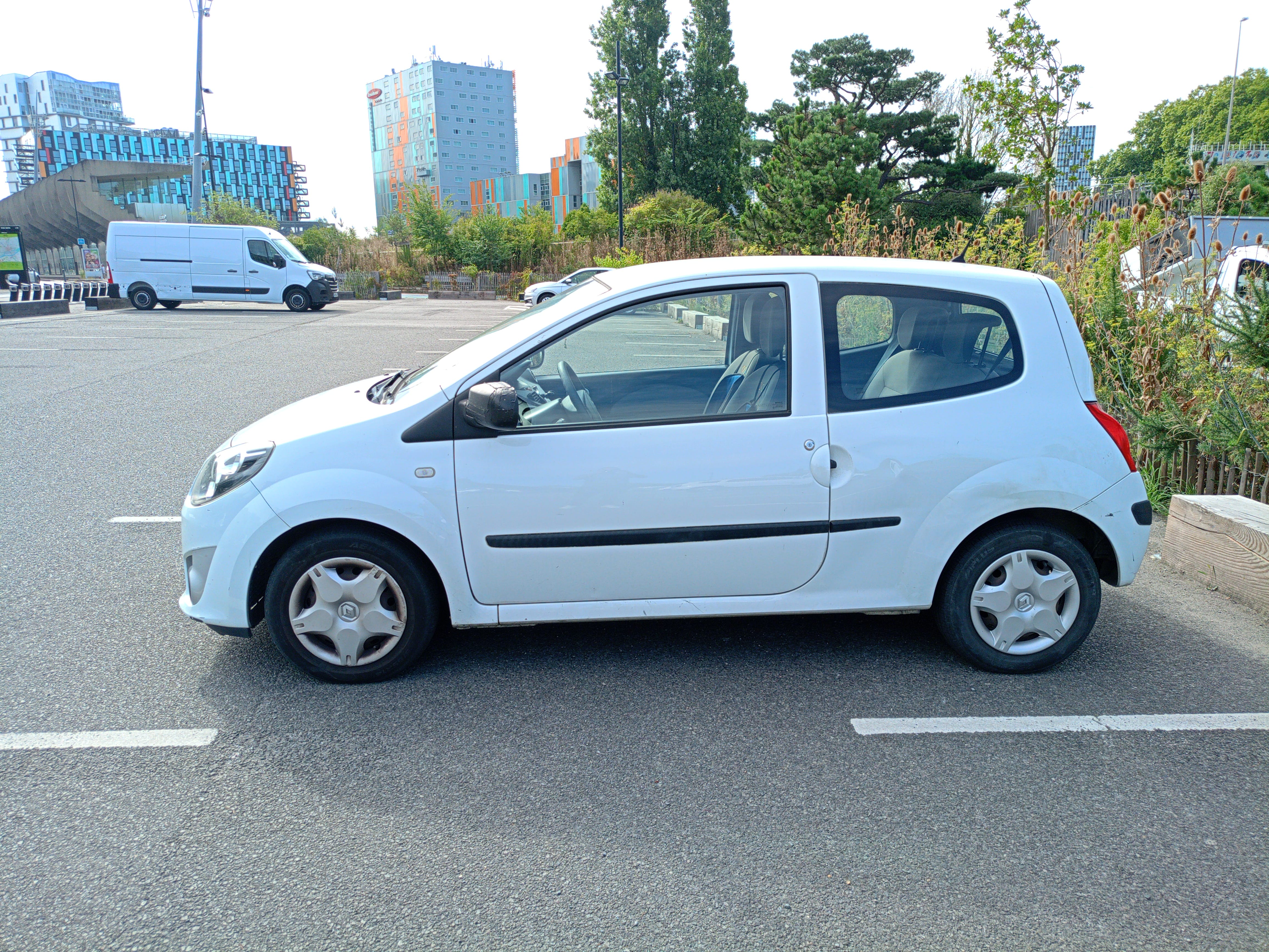 Renault Twingo avec Entrée audio / iPod