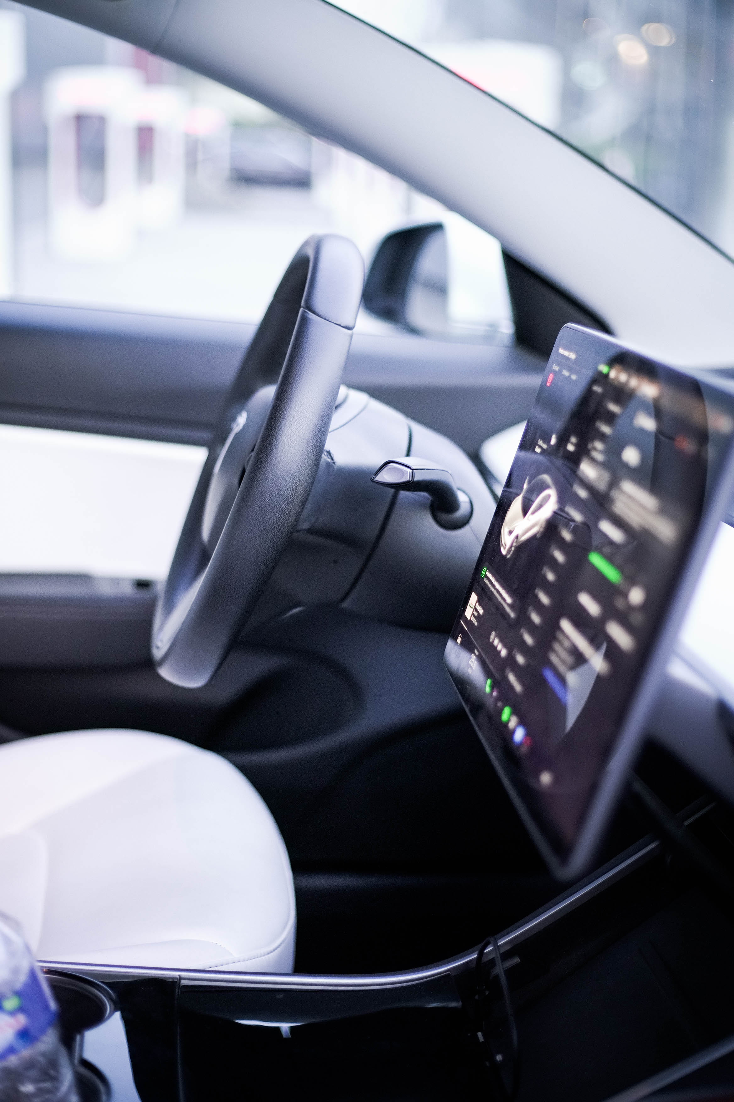 Tesla Model 3 avec GPS