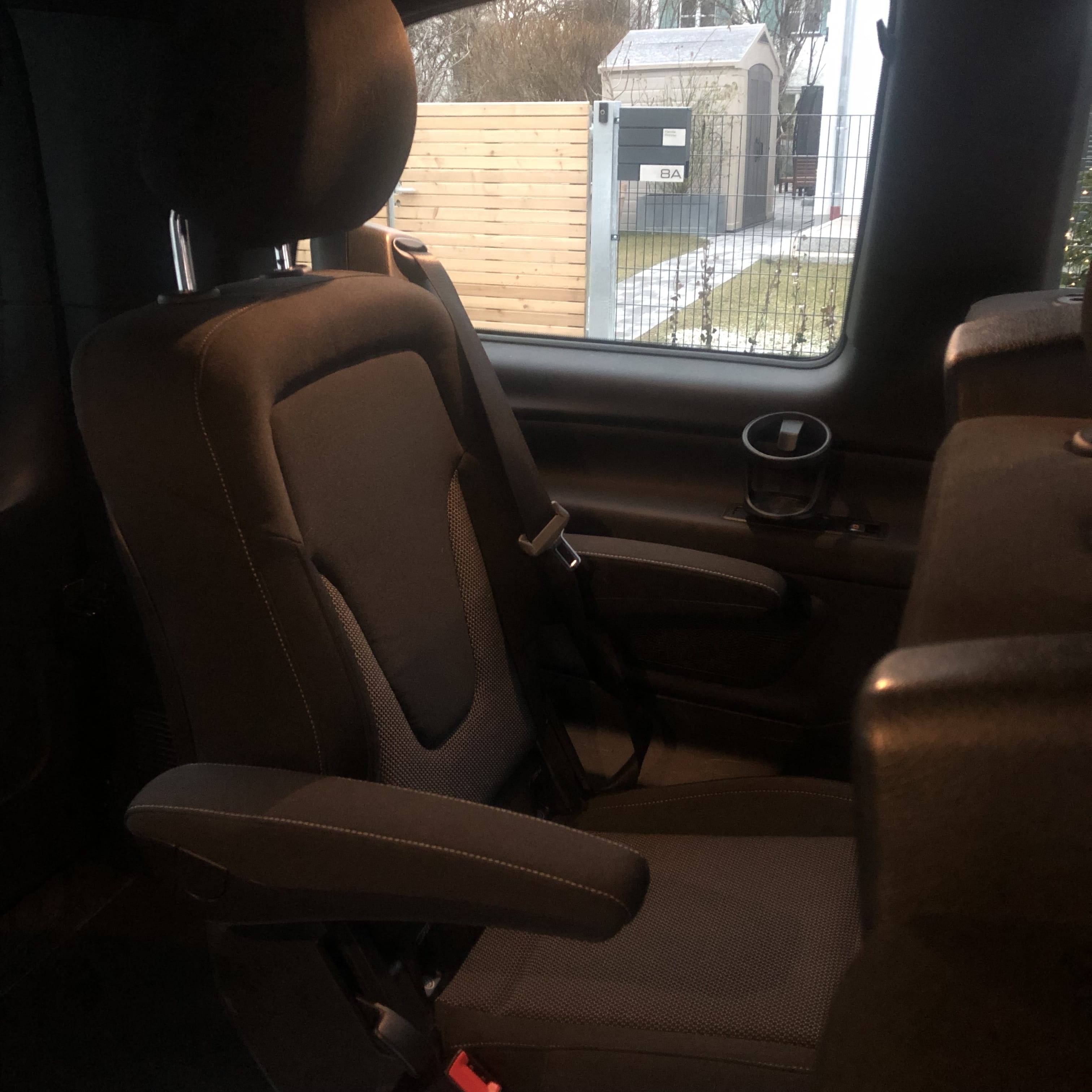 Mercedes V-Klasse 220d Campervan mit Doppelbett mit Audio-/iPod-Zugang