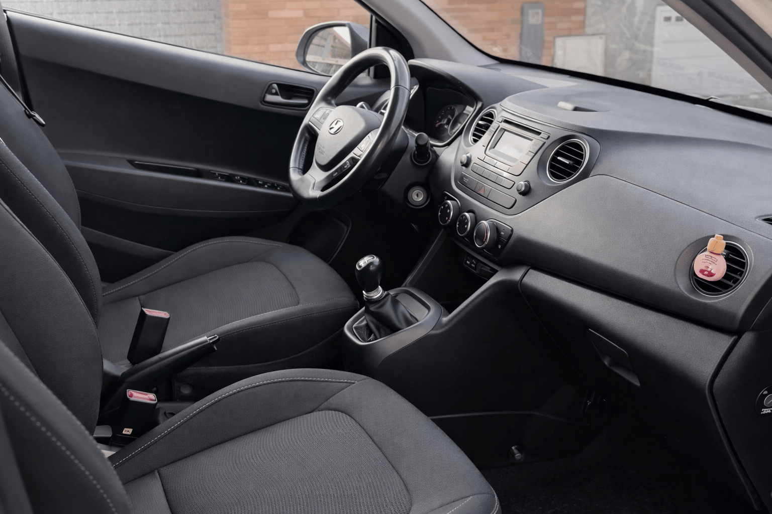 Hyundai i10 con Silla infantil