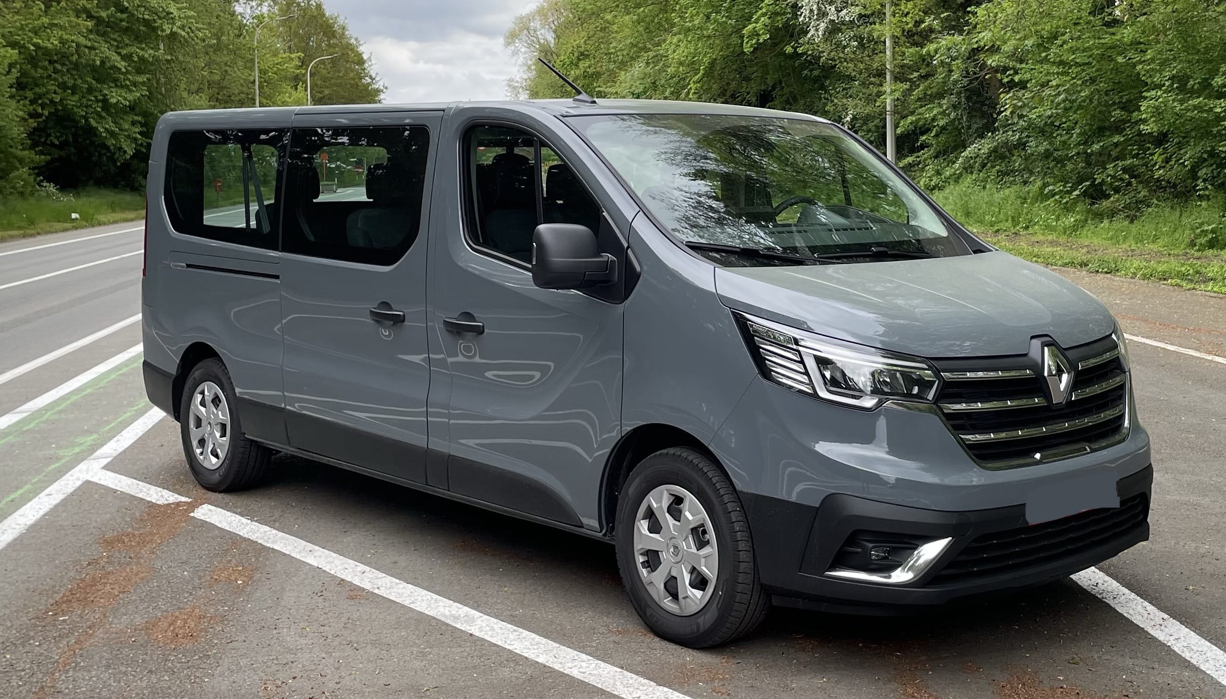 Renault Trafic Passenger, 2023, Diesel (B7), 9 seats and above