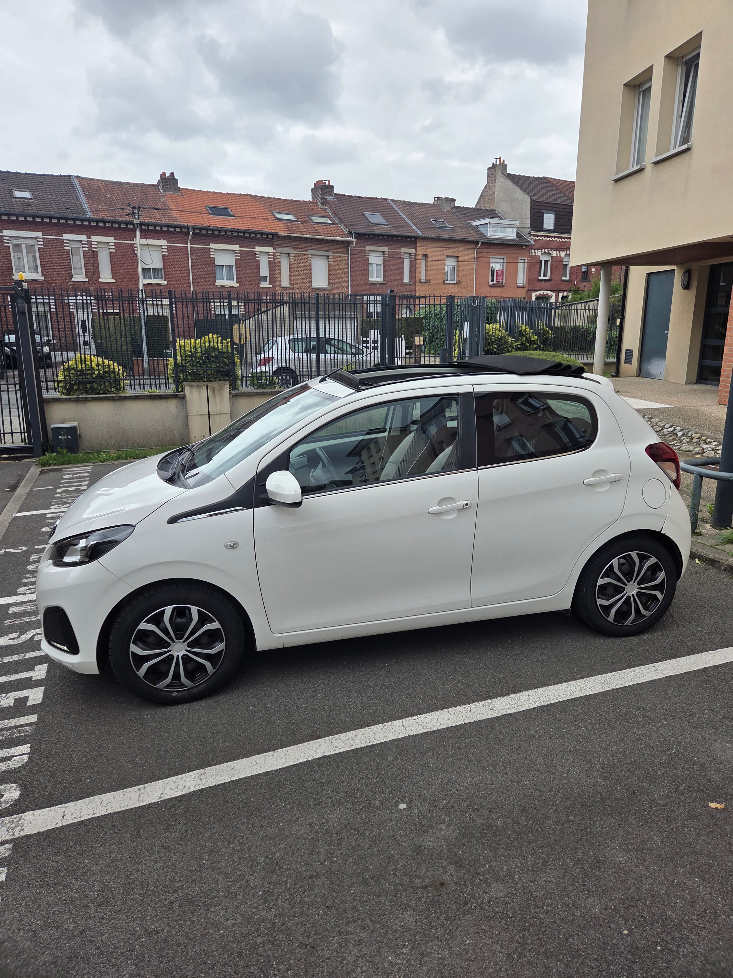 Peugeot 108 Cabriolet 1.0 VTI 68ch avec Climatisation