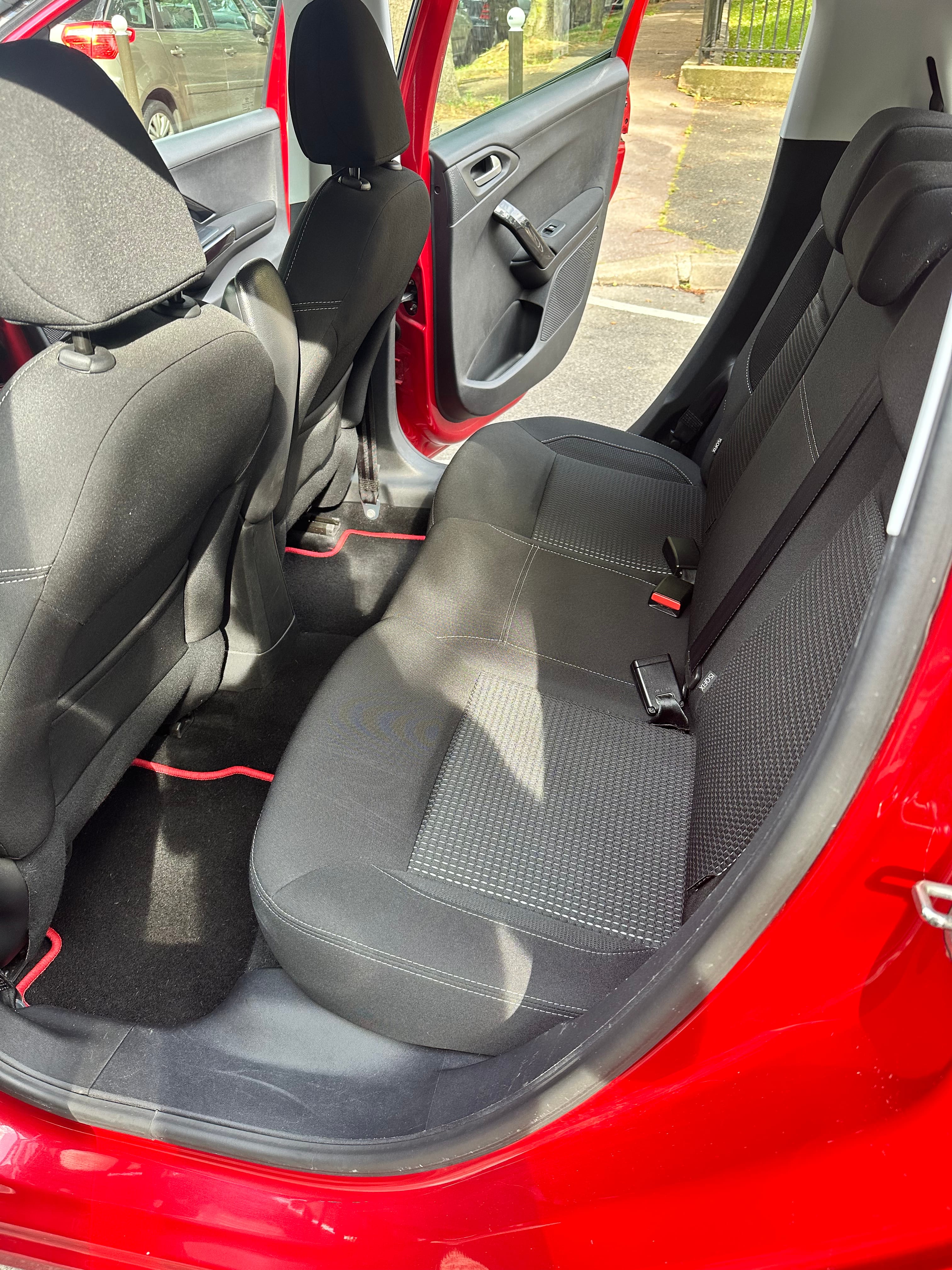 Peugeot 208 1.2 - CarPlay & AndroidAuto avec Régulateur de vitesse