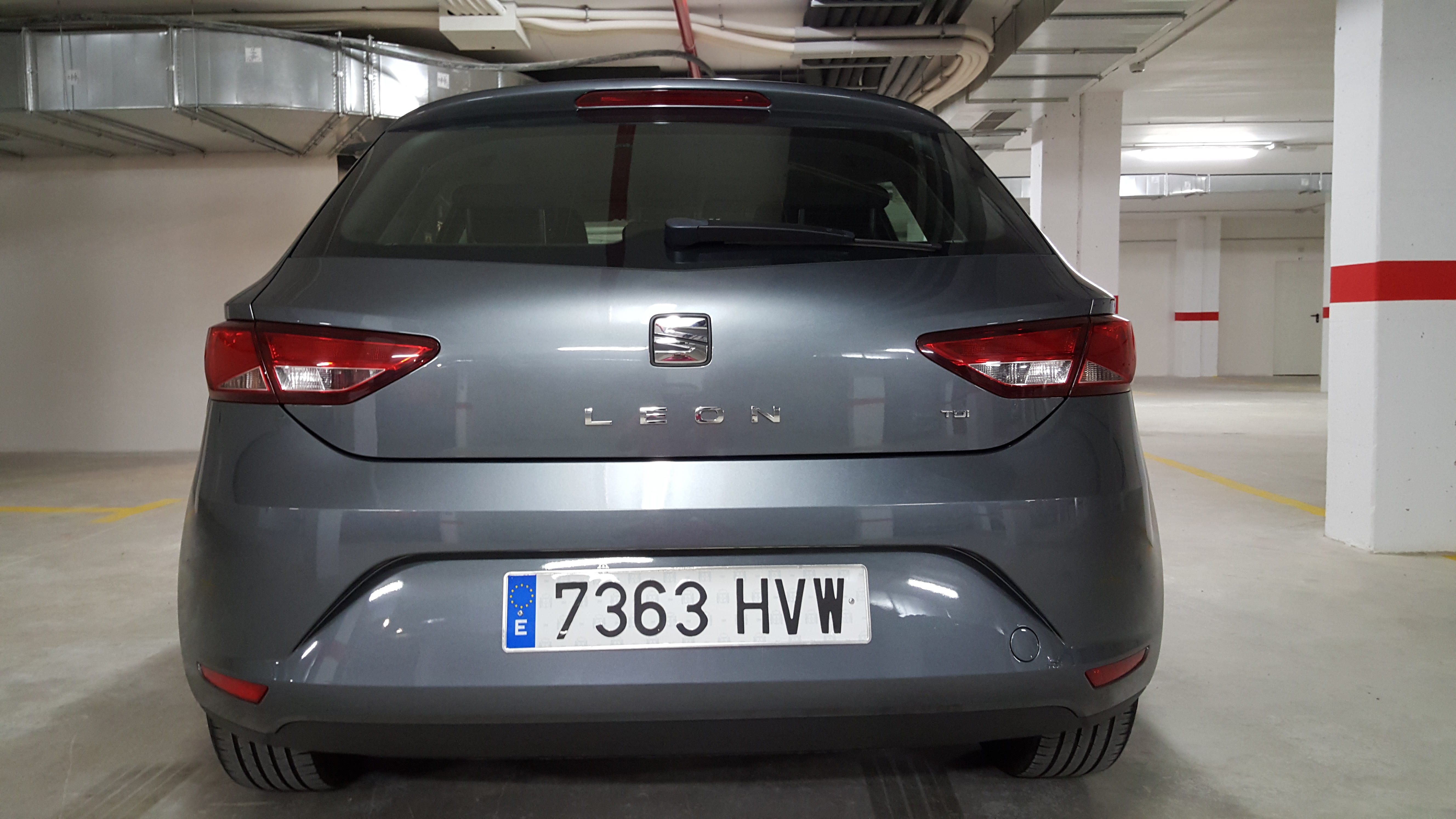 Seat Leon with Cruise control