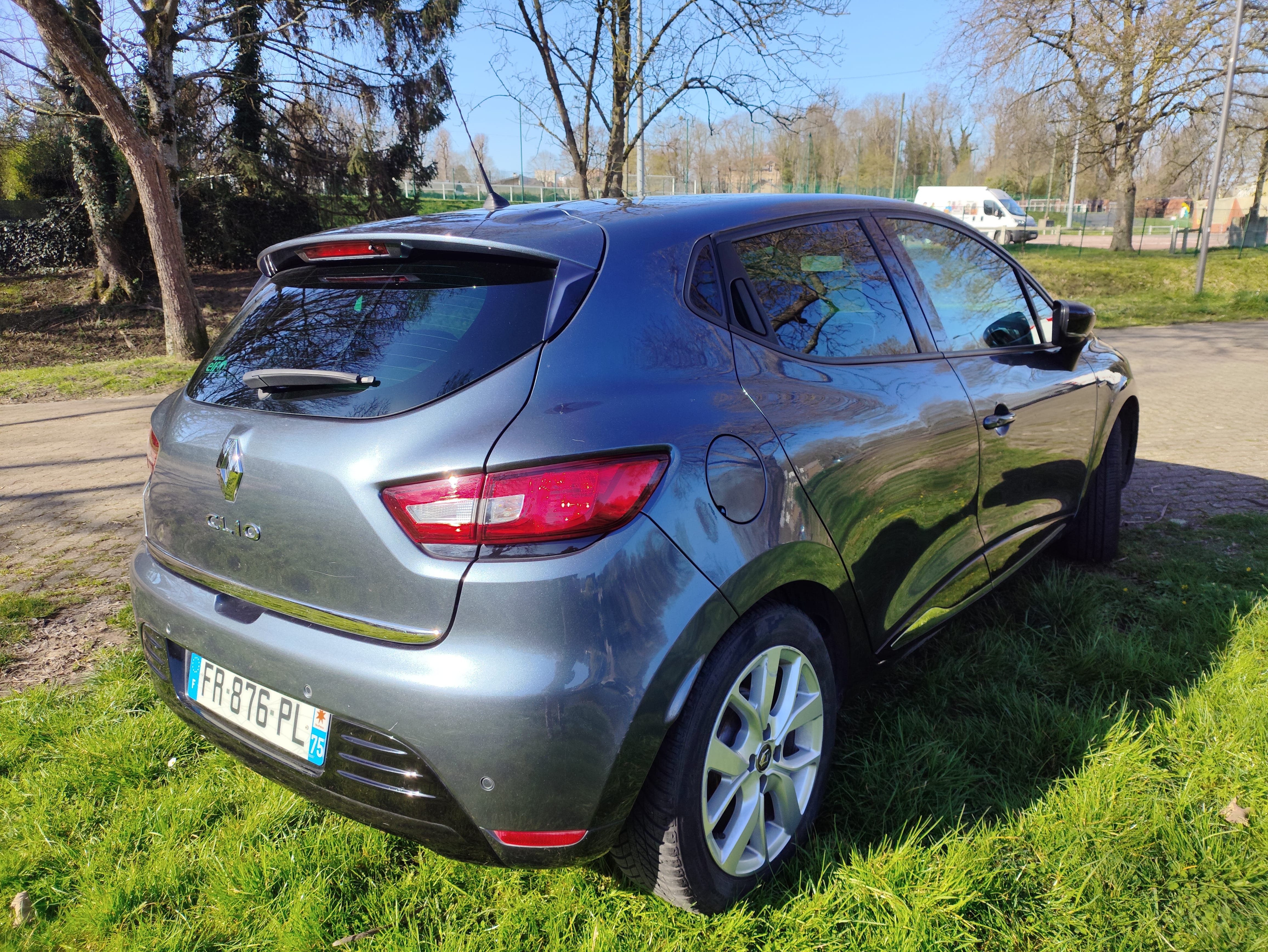 Renault Clio avec Entrée audio / iPod
