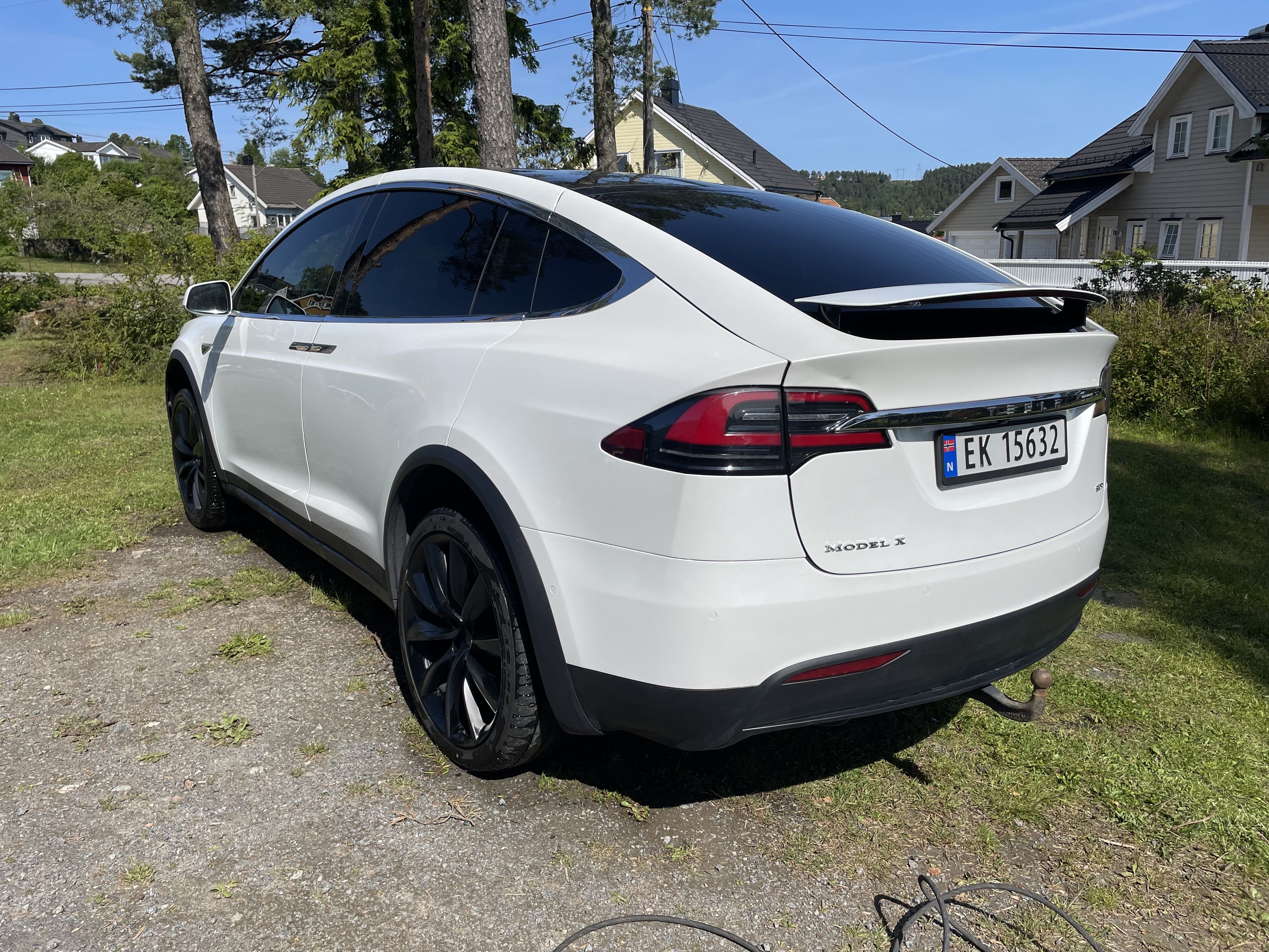 Tesla Model X 90D med GPS