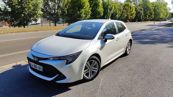 Toyota Corolla Hybride, 2020, Essence 95 / Électrique (hybride), automatique
