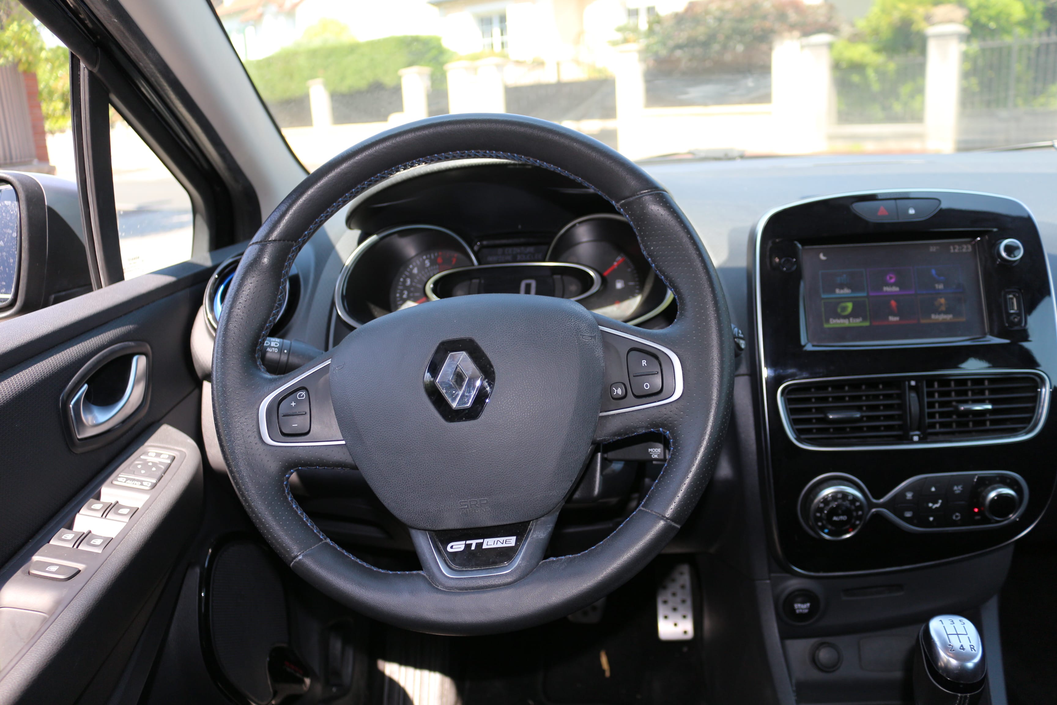 Renault Clio EV-439-YG avec Régulateur de vitesse