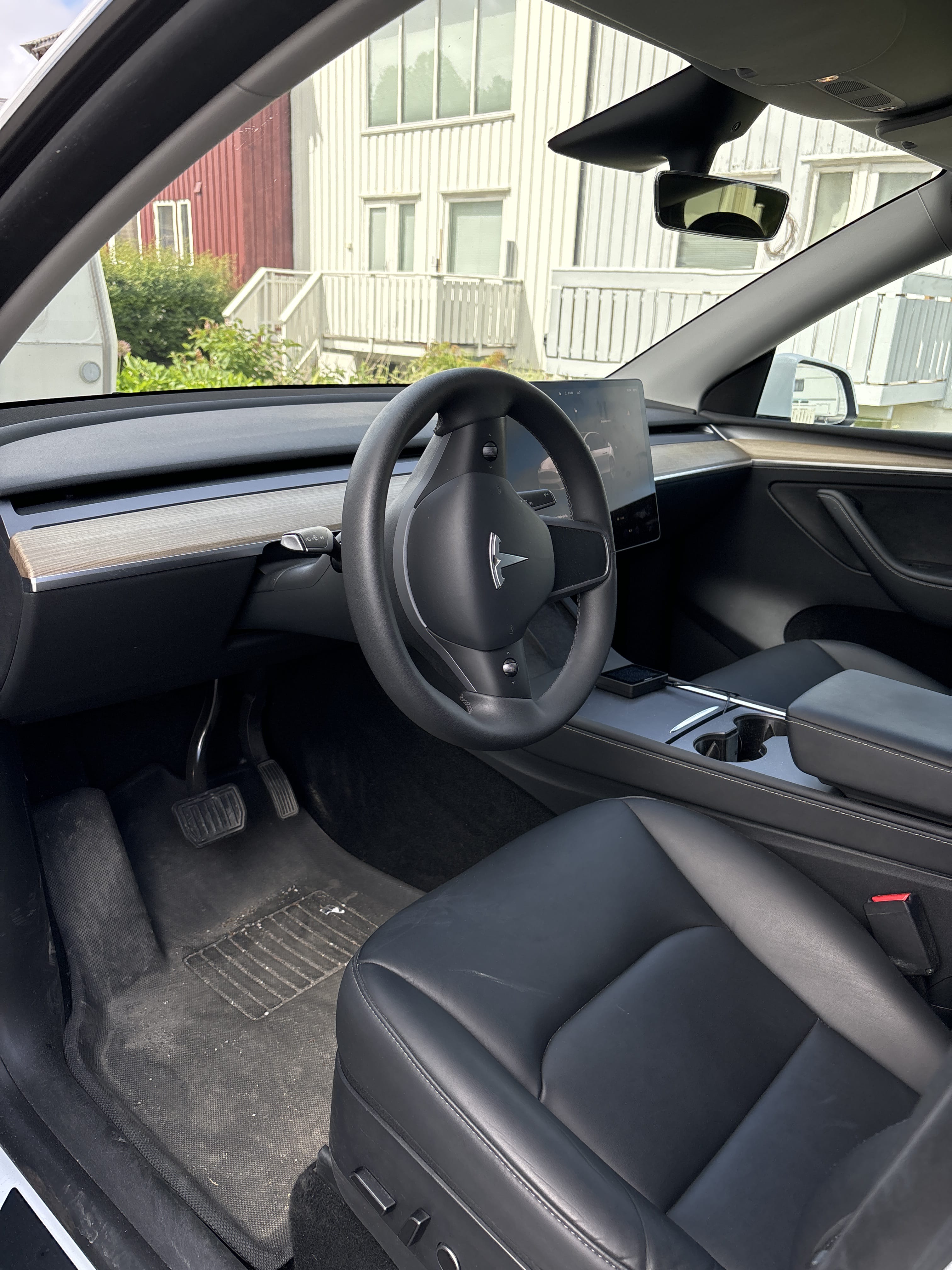 Tesla Model Y med Cruisekontroll